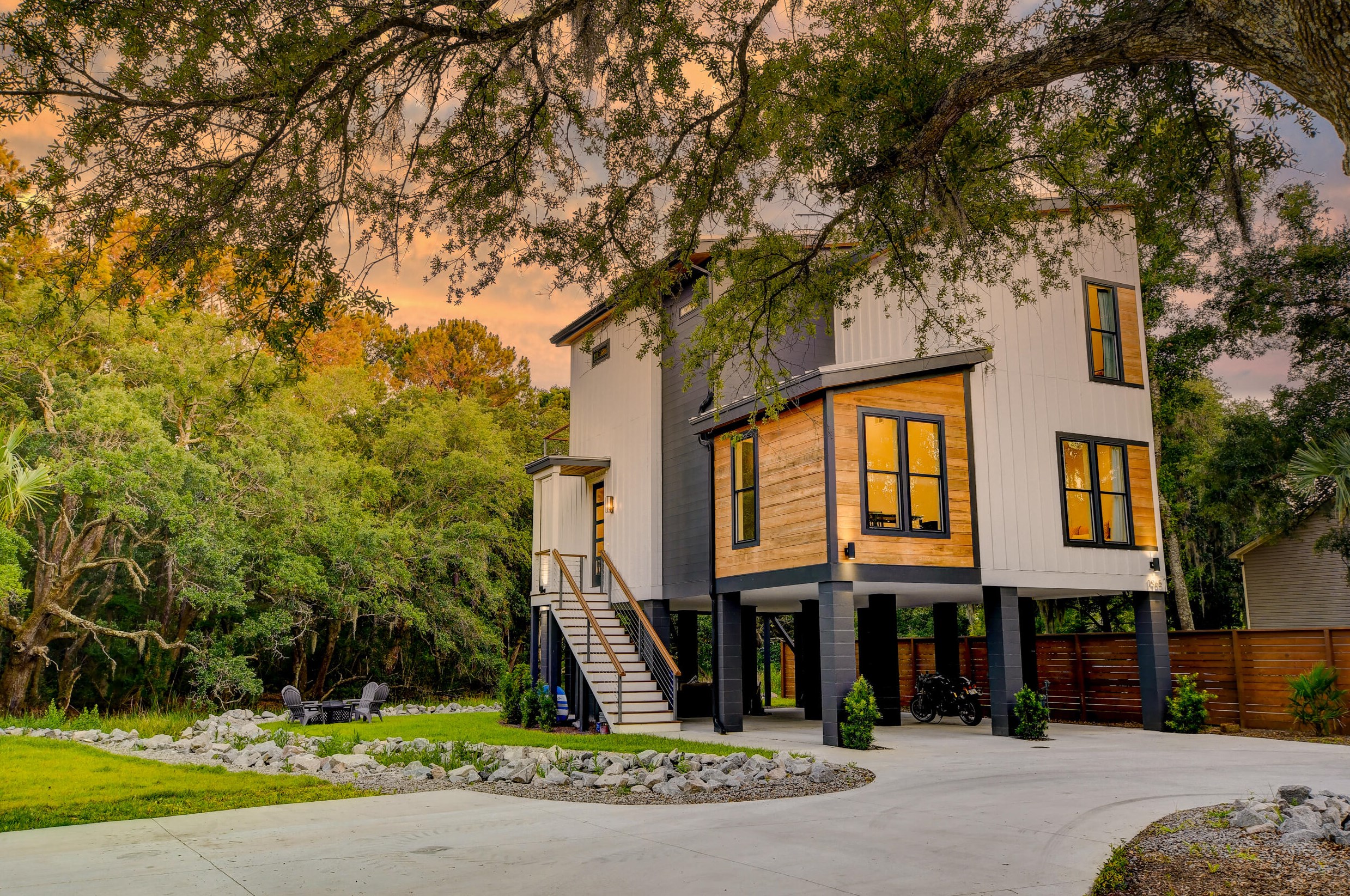 1965 Central Park Rd, Charleston SC  29412-2817 exterior