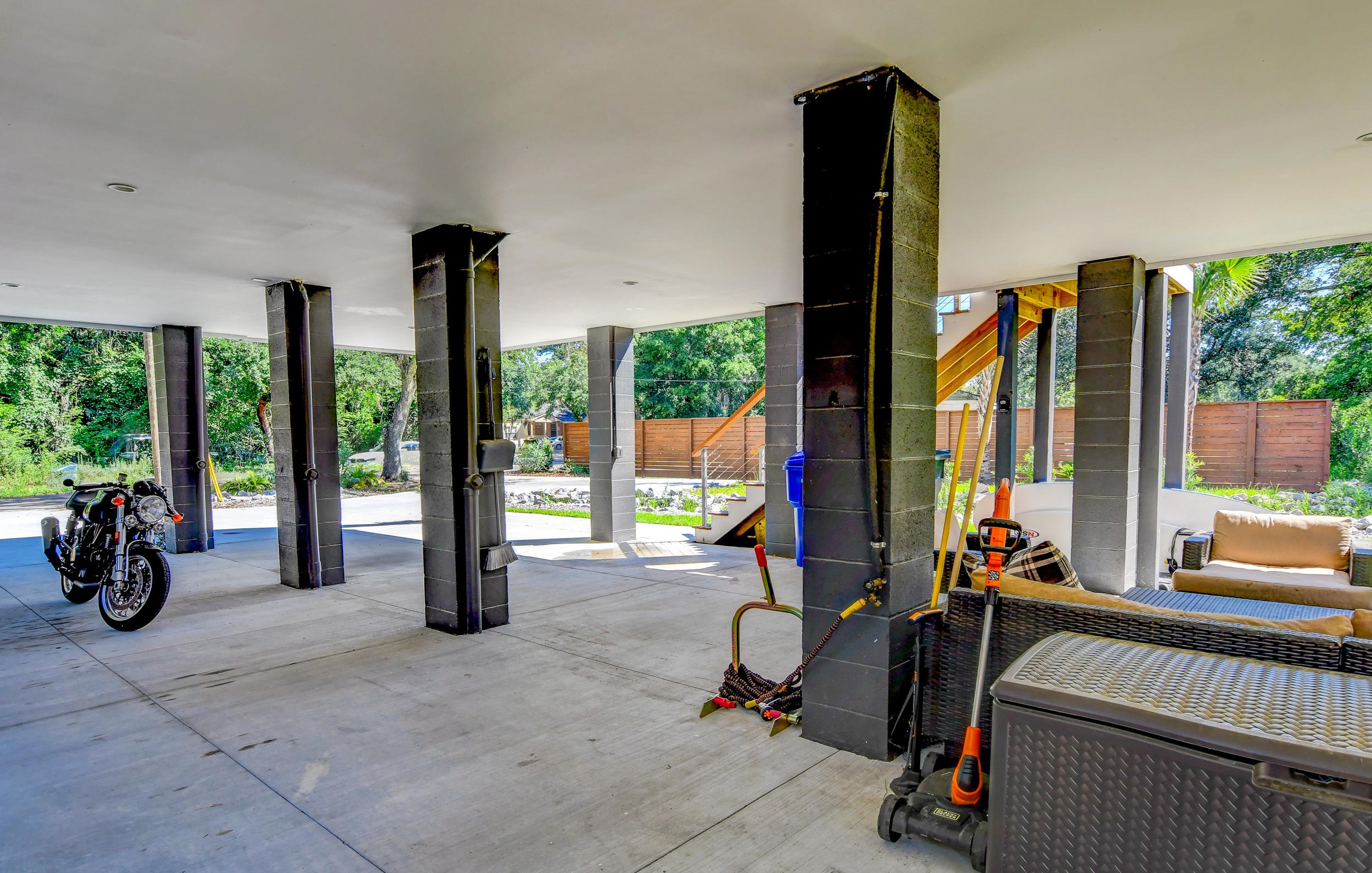 1965 Central Park Rd, Charleston SC  29412-2817 exterior