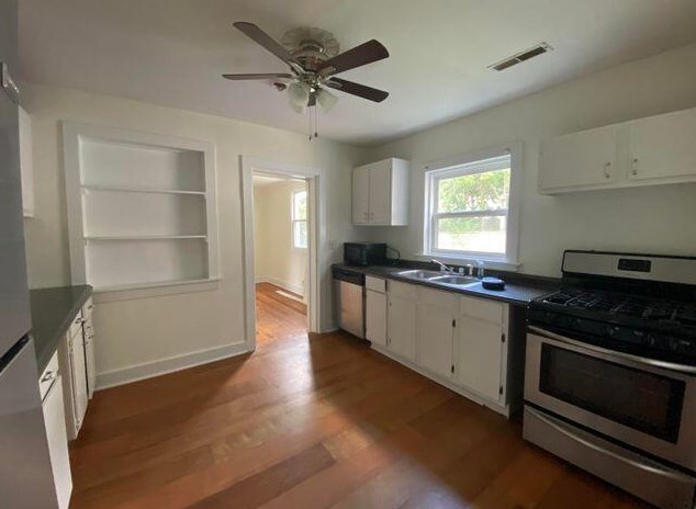 38 Cooper St, Charleston SC  29403-5054 exterior