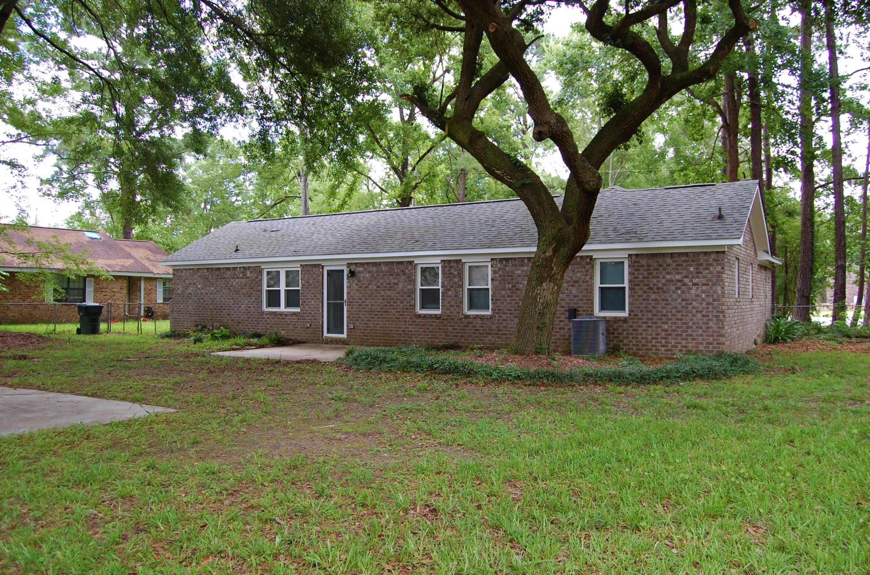 101 Camellia Rd, Charleston SC  29445-3418 exterior