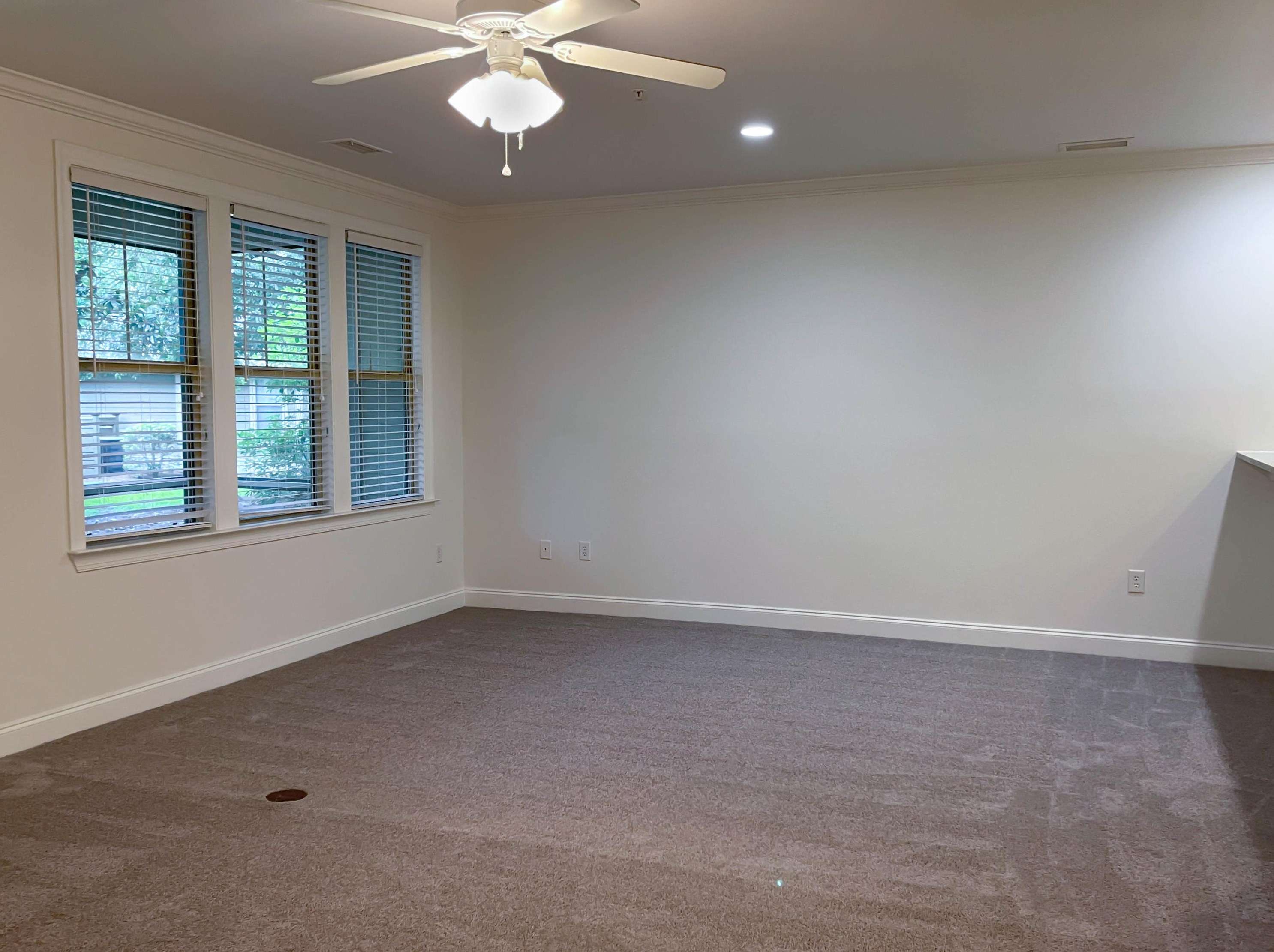 5550 Colonial Chatsworth Cir, Charleston SC 29418-2752 exterior