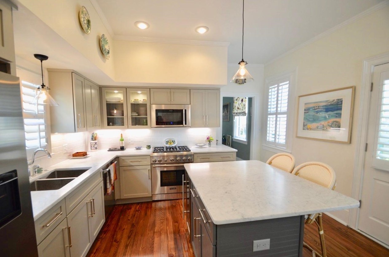 8 Trumbo St, Charleston SC  29401-1915 exterior