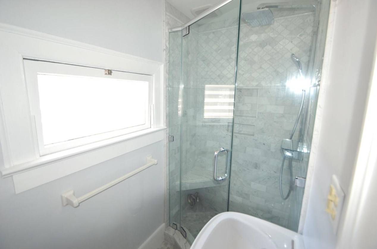 8 Trumbo St, Charleston SC  29401-1915 exterior
