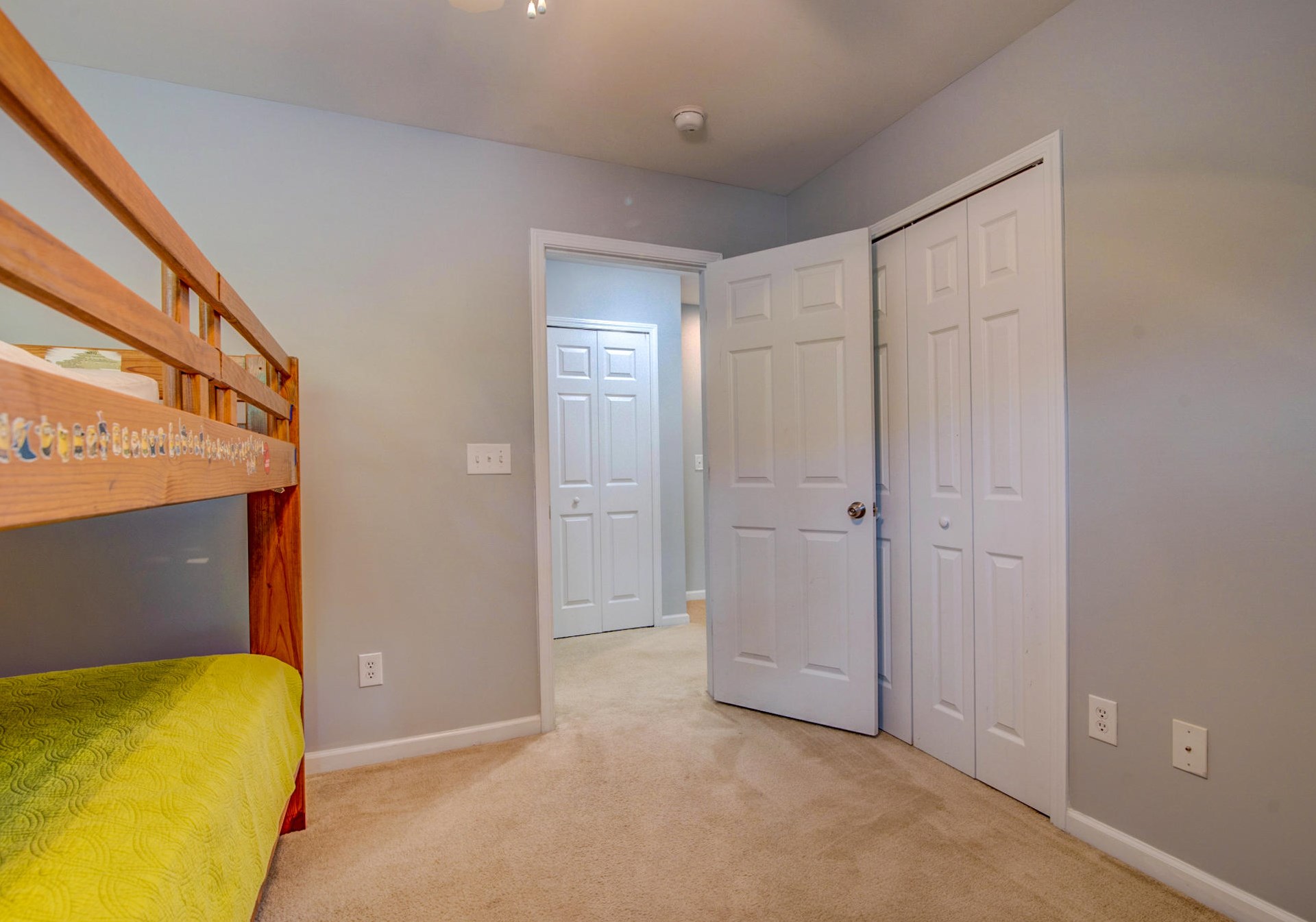 3057 Park West Blvd, Mount Pleasant SC  29466-7216 exterior