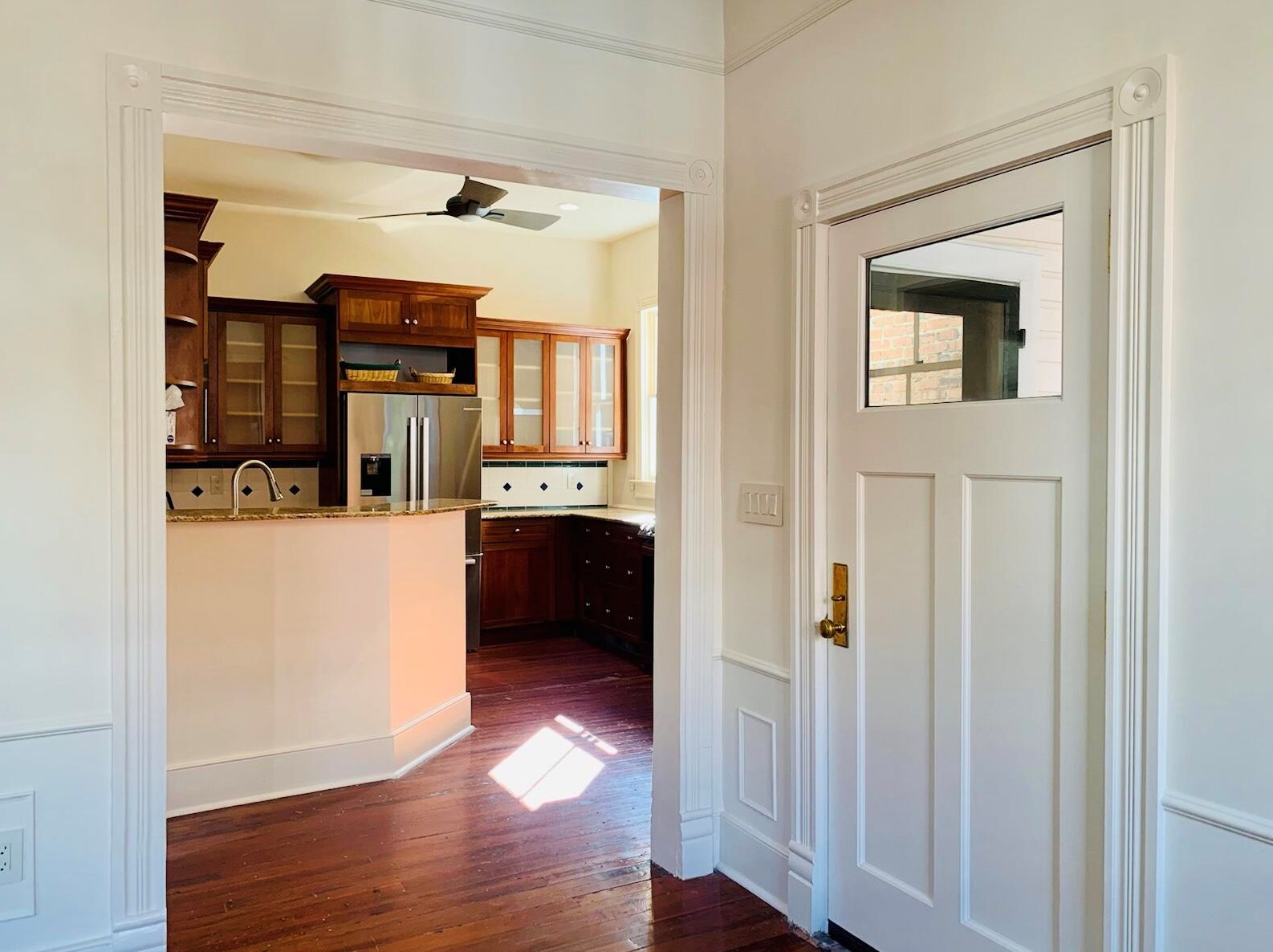 4 Savage St, Charleston SC  29401-2410 exterior