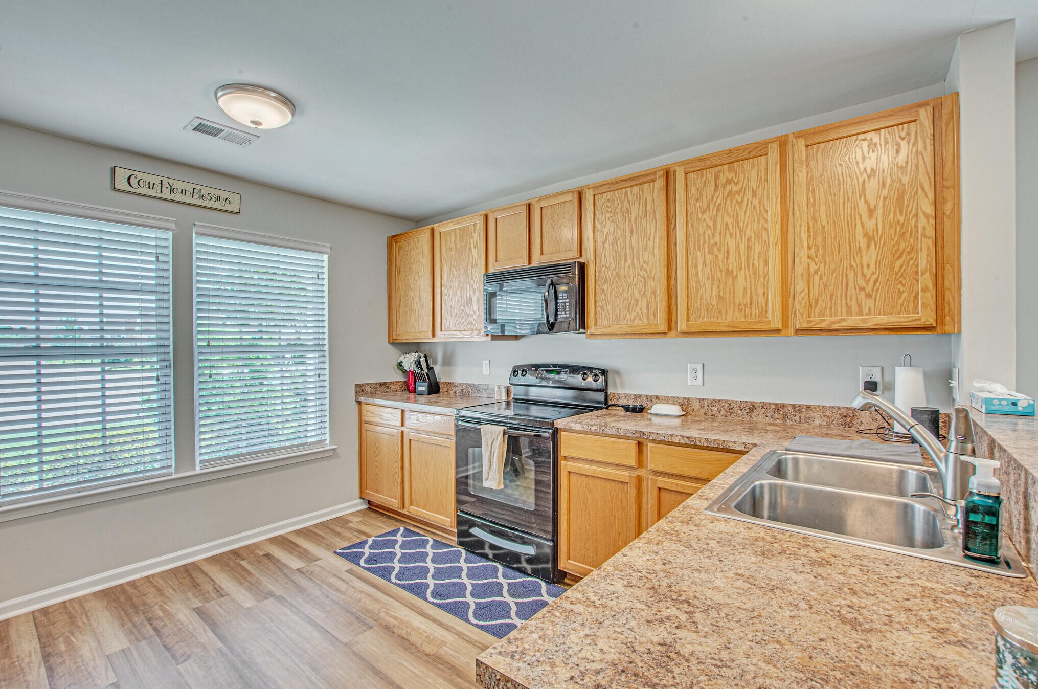 8281 Little Sydneys Way, Charleston SC  29406-8924 exterior