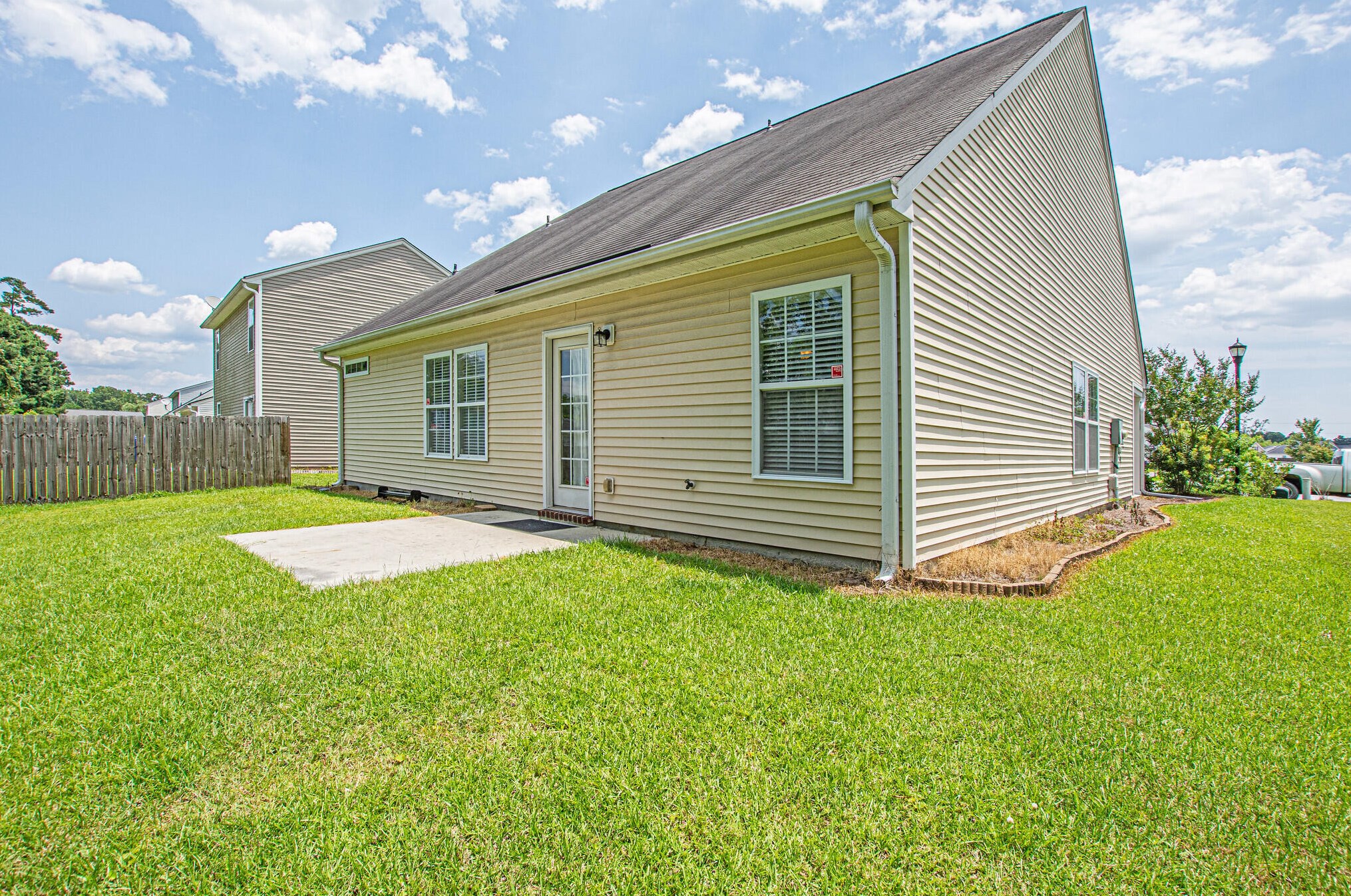 8281 Little Sydneys Way, Charleston SC  29406-8924 exterior