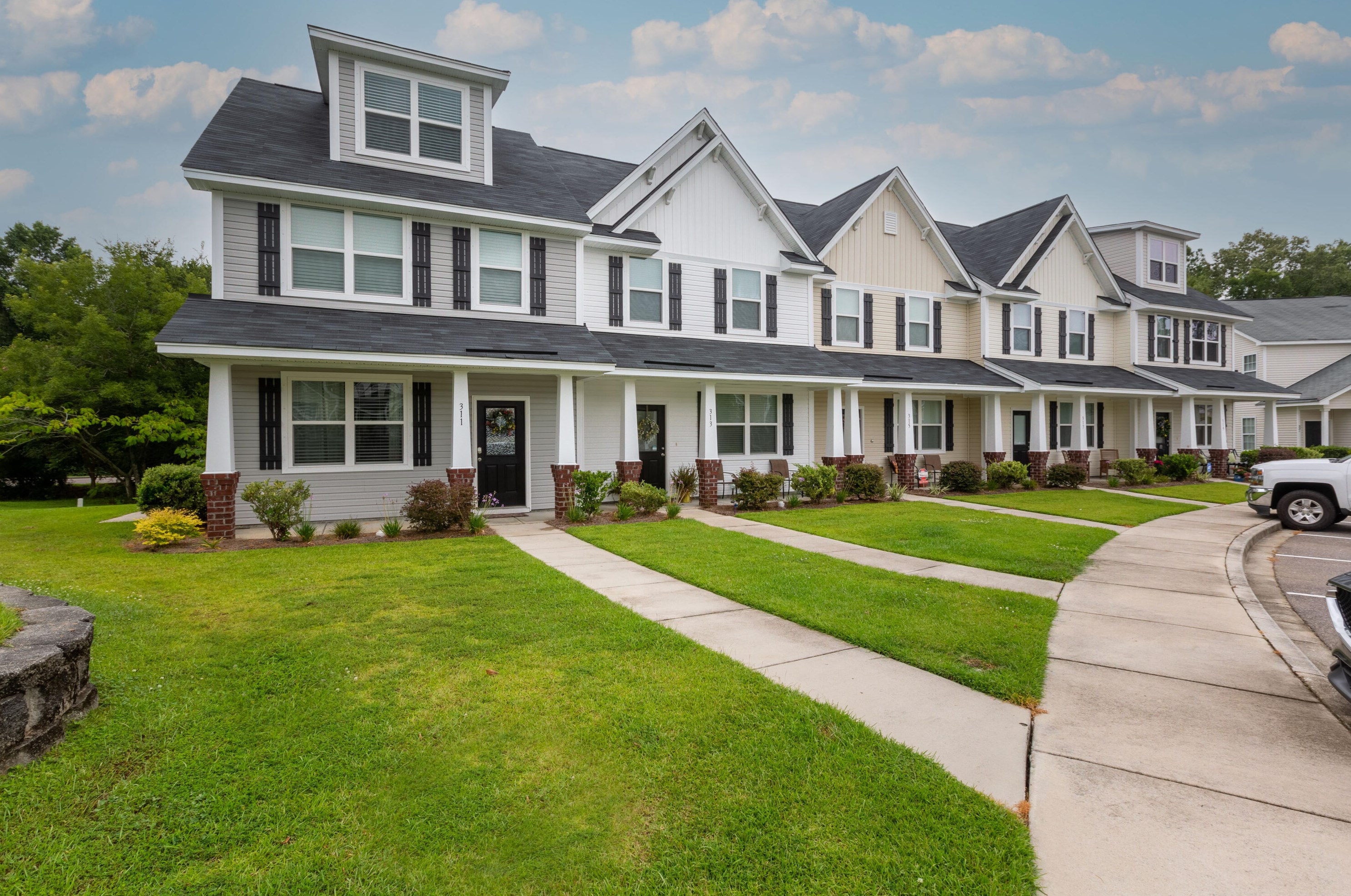 313 Flyway Rd, Charleston SC  29445-7765 exterior