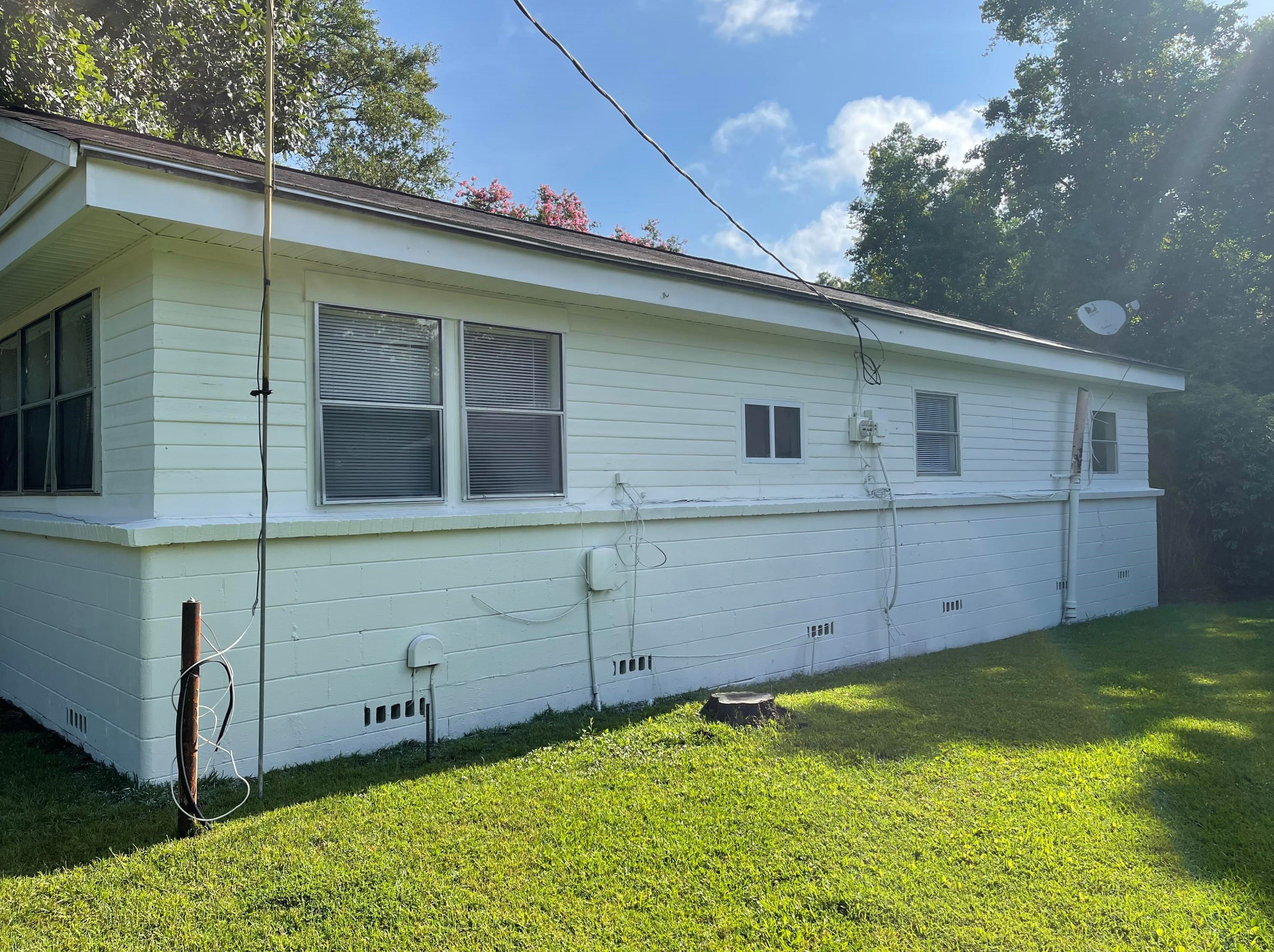 118 Wildwood Ln, Moncks Corner SC  29461-2647 exterior