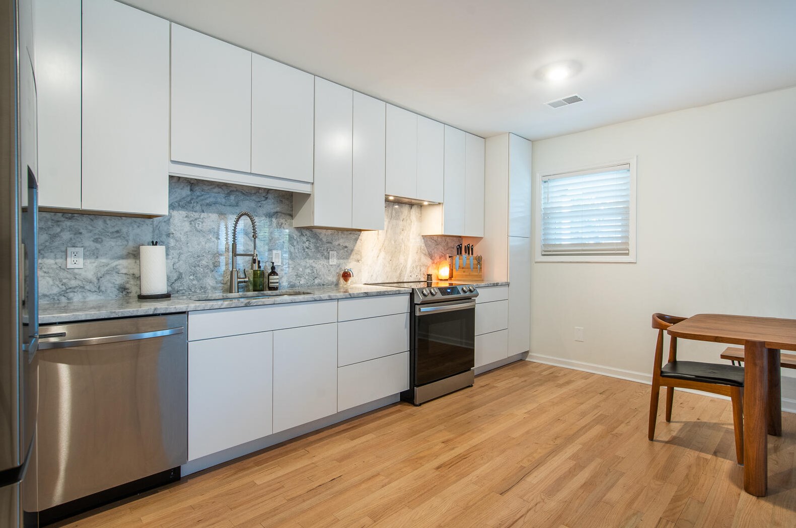 1528 Barquentine Dr, Mount Pleasant SC  29464-4928 exterior