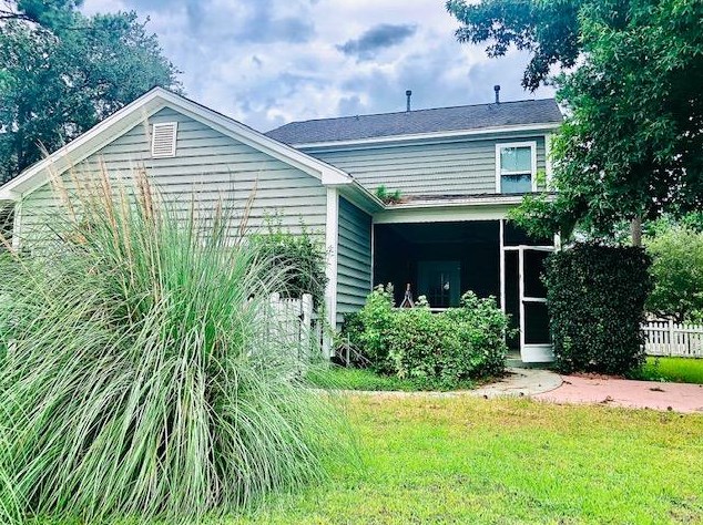 208 Red Leaf Blvd, Moncks Corner SC  29461-8880 exterior
