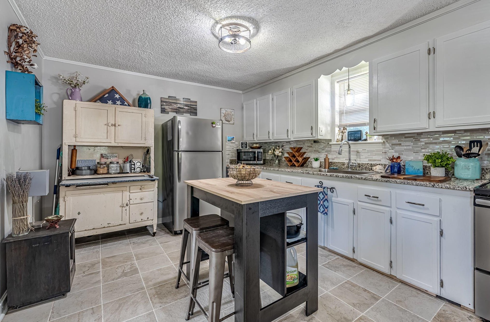 281 Embassy Dr, Summerville SC  29483-9209 exterior
