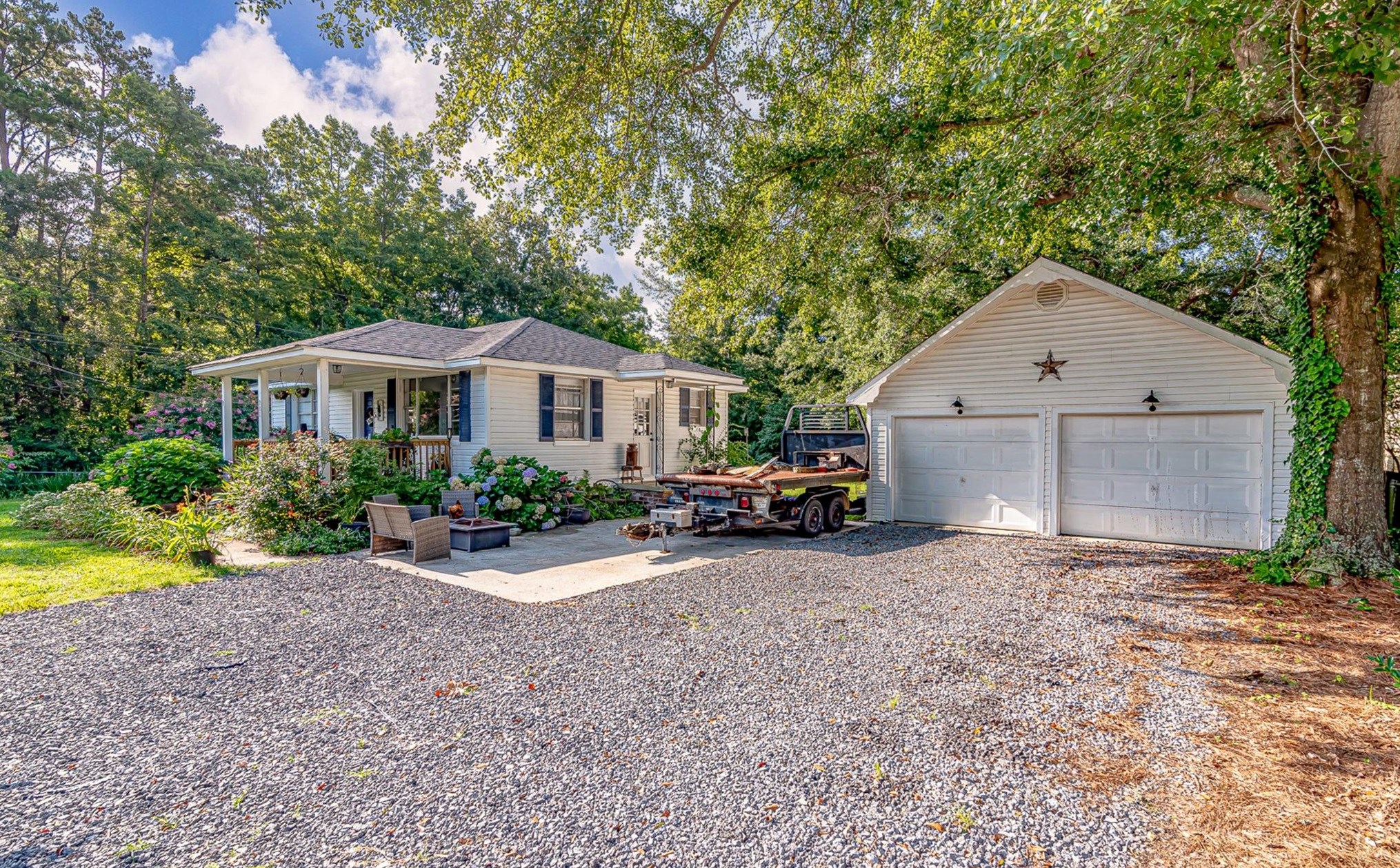 281 Embassy Dr, Summerville SC  29483-9209 exterior