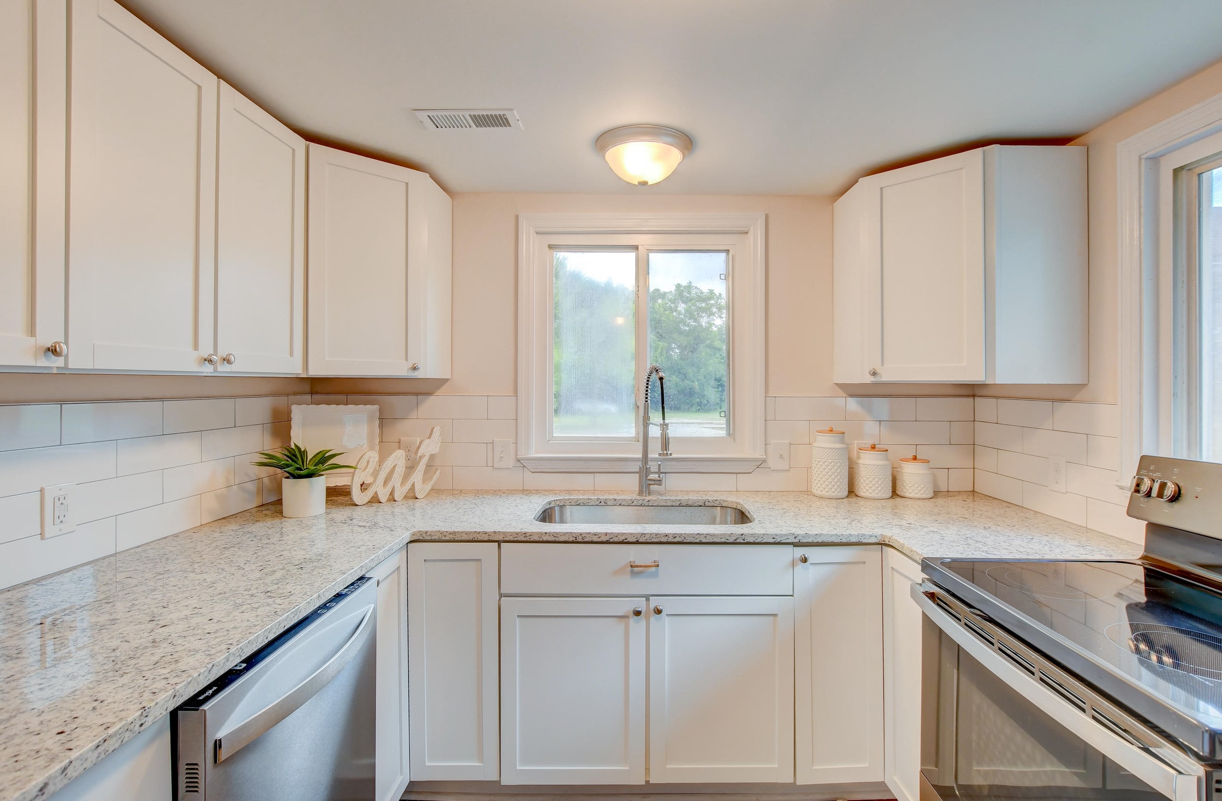 2209 Heriot St, Charleston SC  29403-3023 exterior