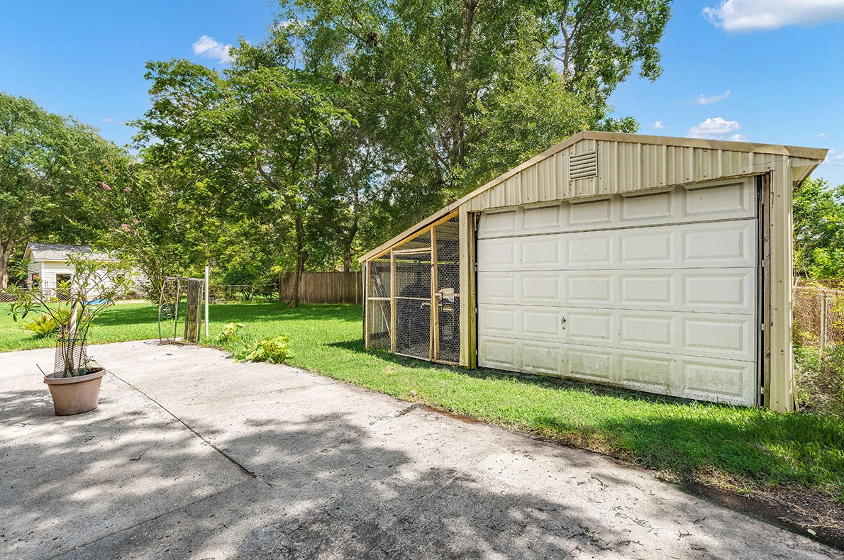 806 Beauregard Rd, Summerville SC  29483-1904 exterior