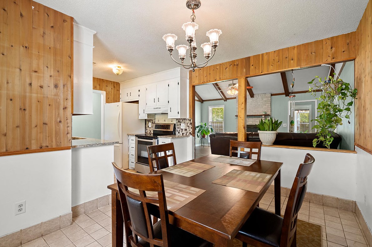 806 Beauregard Rd, Summerville SC  29483-1904 exterior