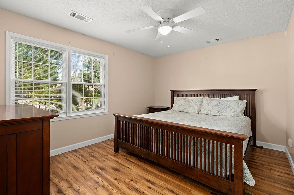 806 Beauregard Rd, Summerville SC  29483-1904 exterior