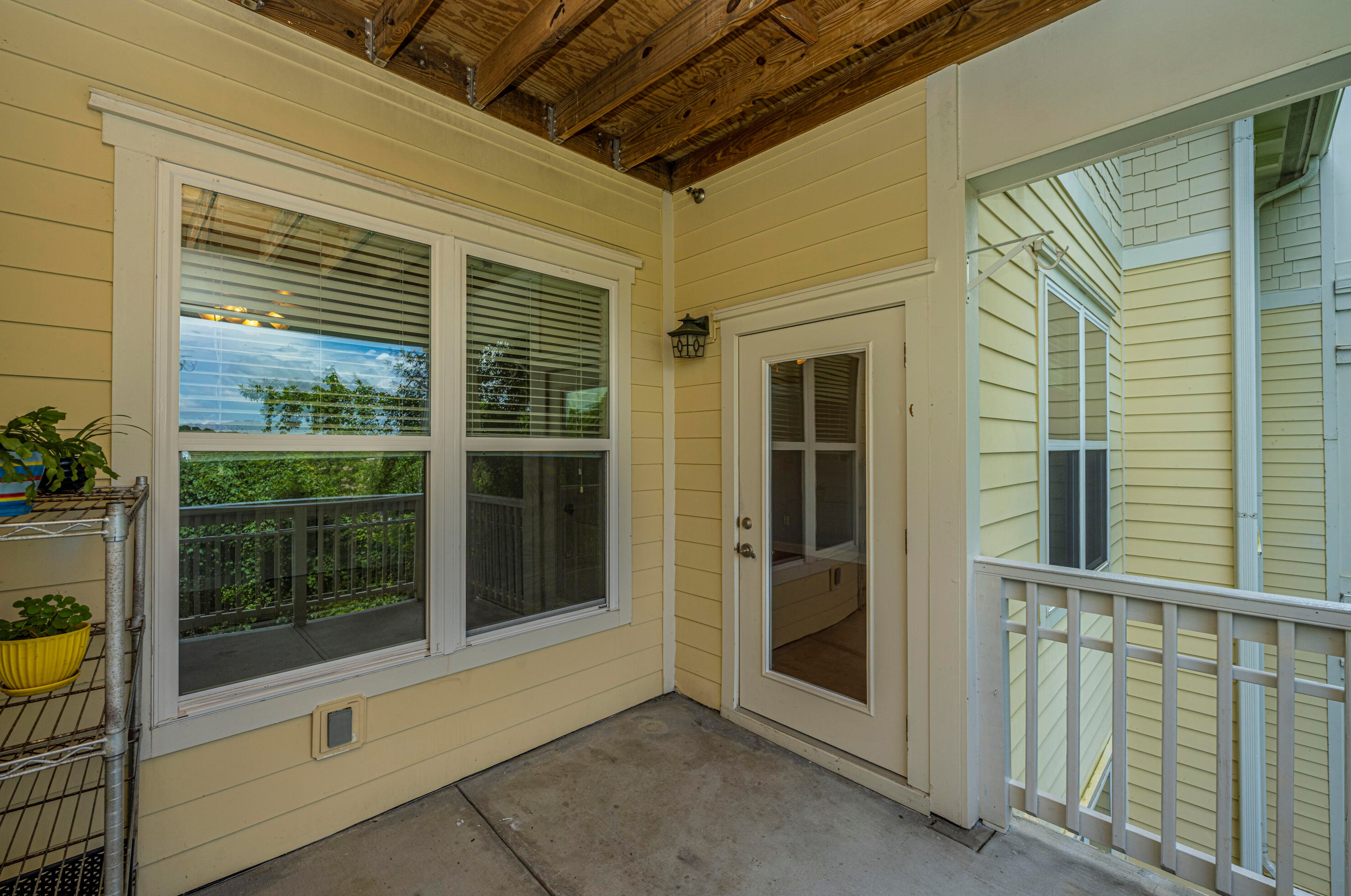 2244 Ashley Crossing Dr, Charleston SC  29414-5700 exterior