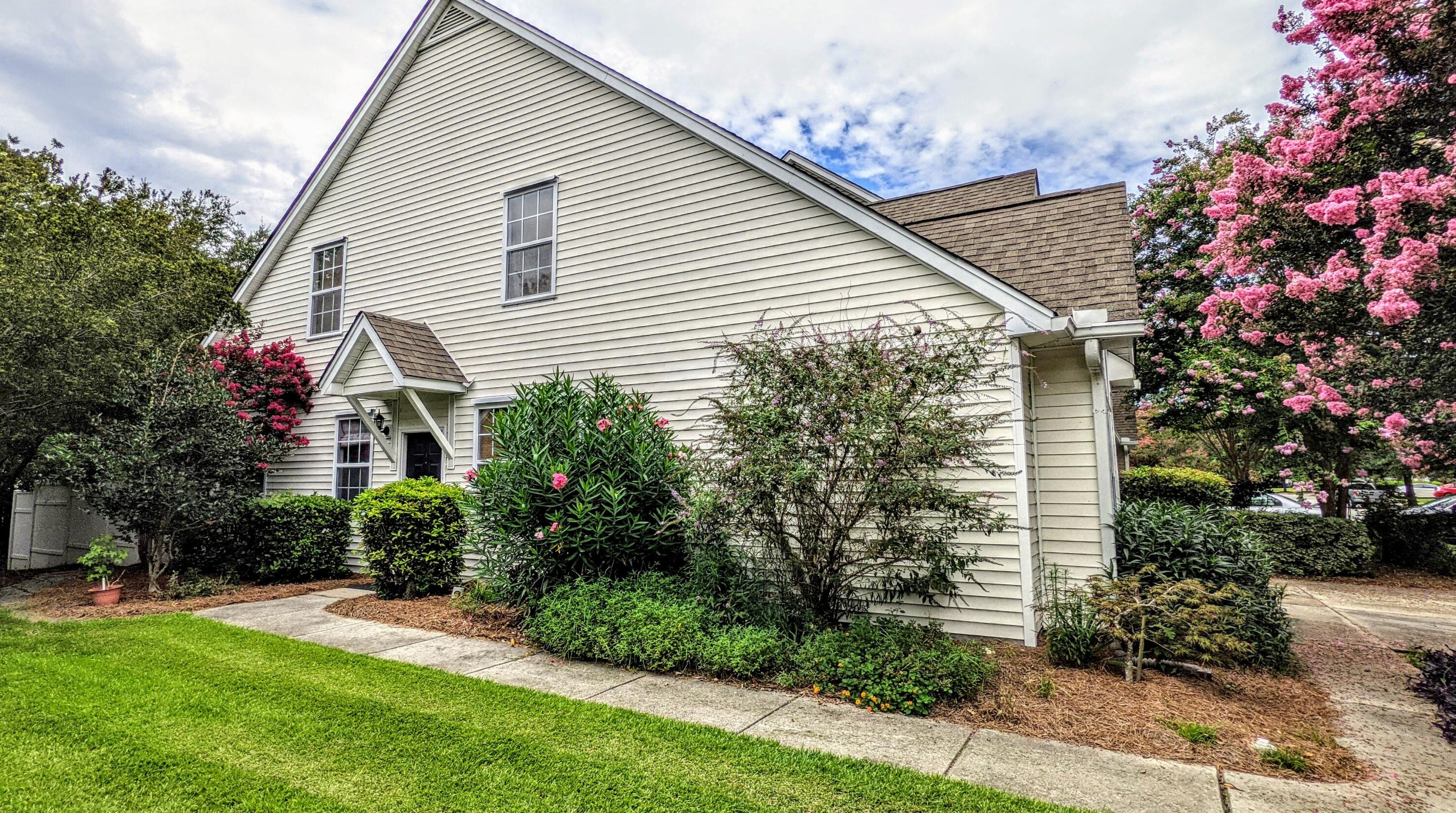 135 Dorothy Dr, Charleston SC  29414-9198 exterior