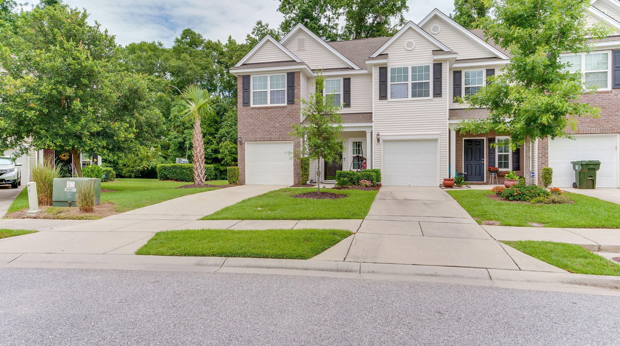 1811 Heldsberg Dr, Charleston SC  29414-8122 exterior