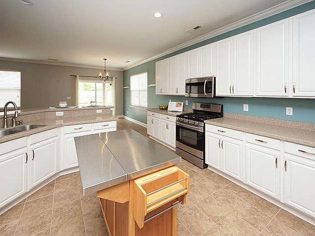 305 Albrighton Way, Moncks Corner SC  29461-8859 exterior