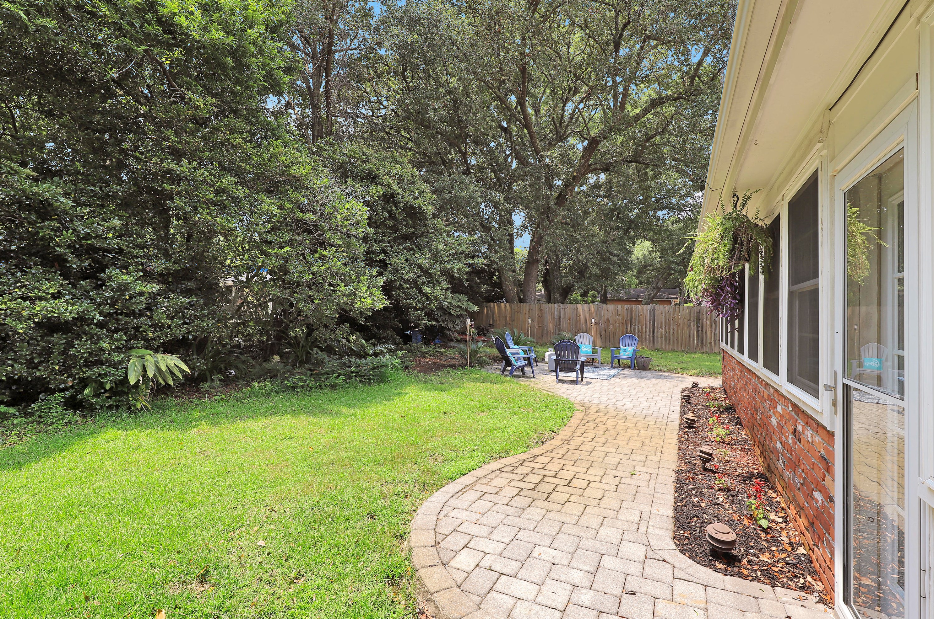 649 Harbor View Rd, Charleston SC  29412-5002 exterior