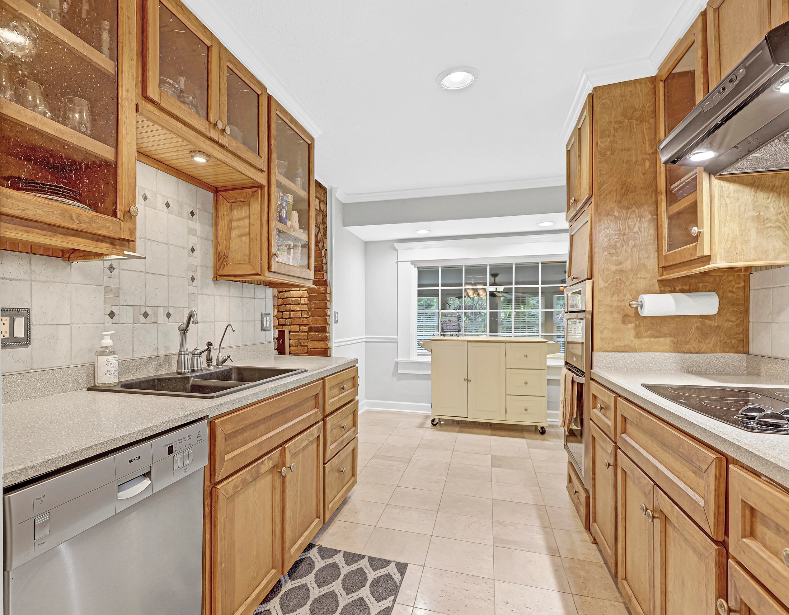 649 Harbor View Rd, Charleston SC  29412-5002 exterior