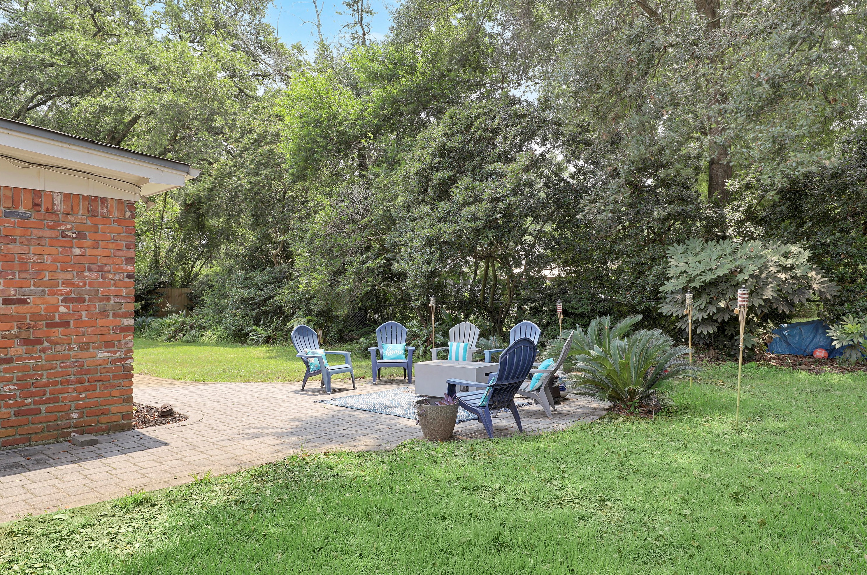 649 Harbor View Rd, Charleston SC  29412-5002 exterior