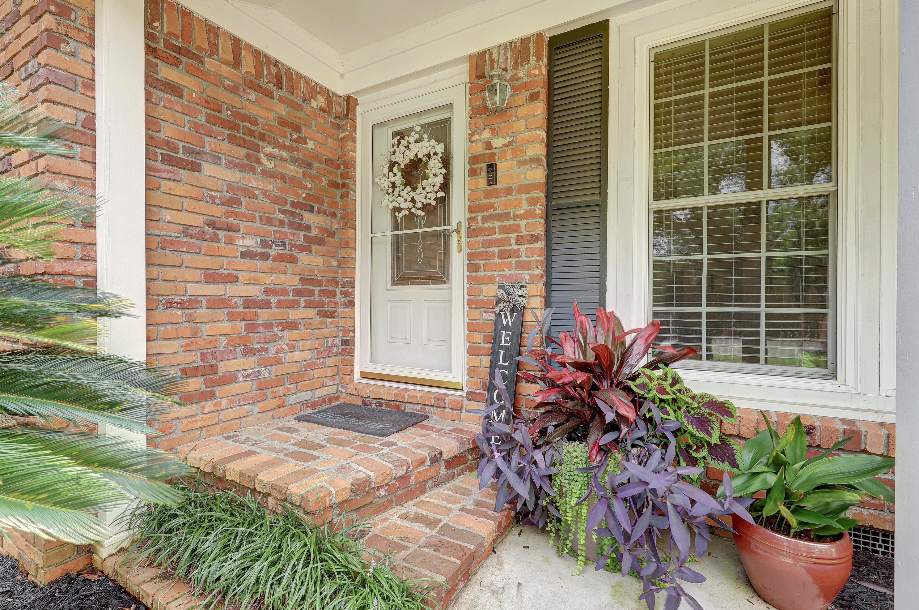 649 Harbor View Rd, Charleston SC  29412-5002 exterior