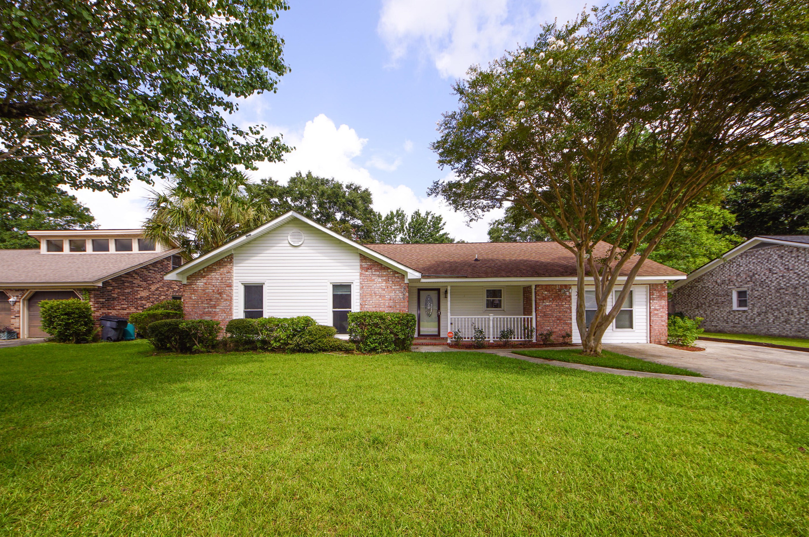 506 Longleaf Rd, Summerville SC  29483-2067 exterior