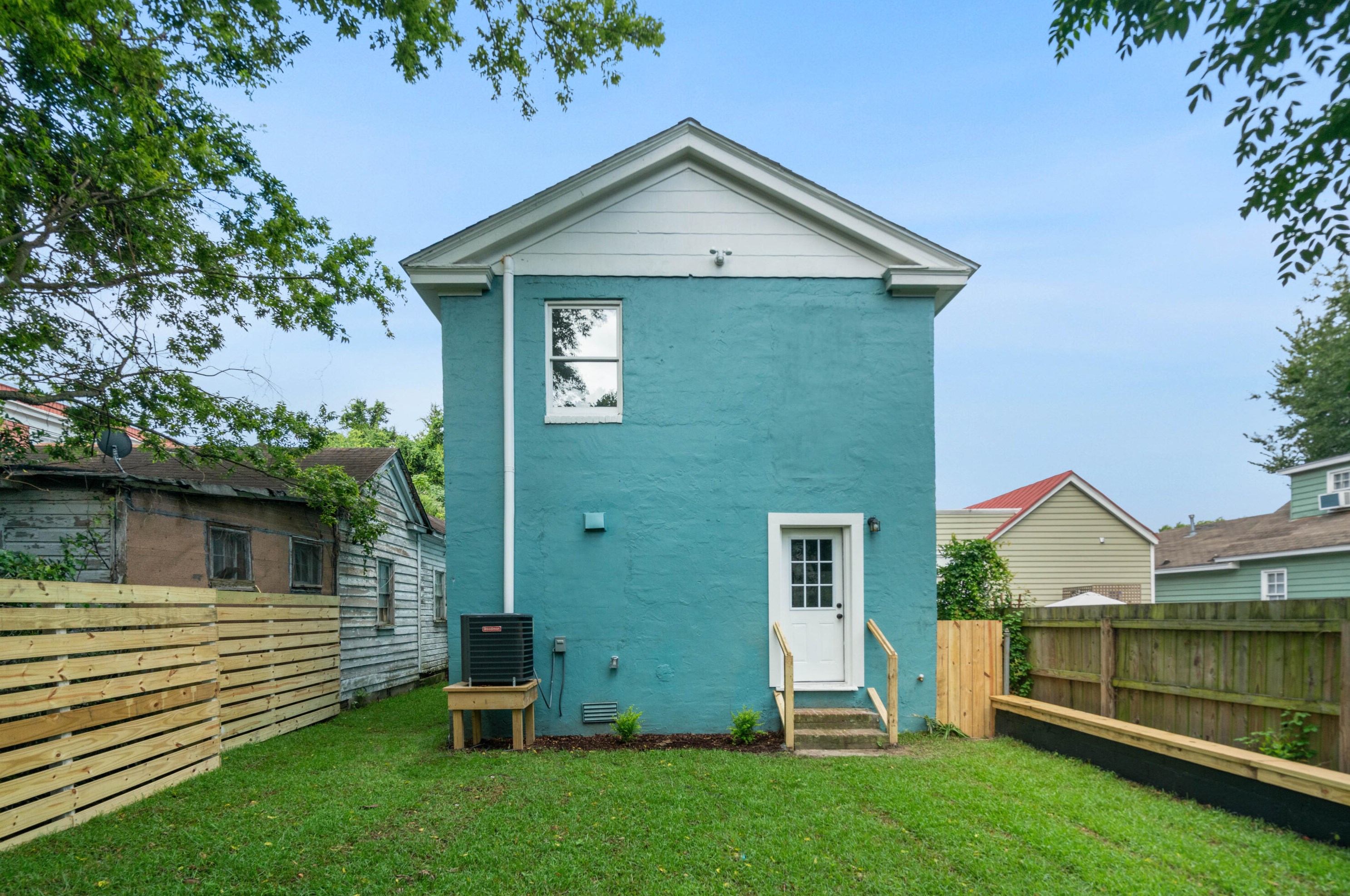 10 Rosemont St, Charleston SC  29403-5207 exterior