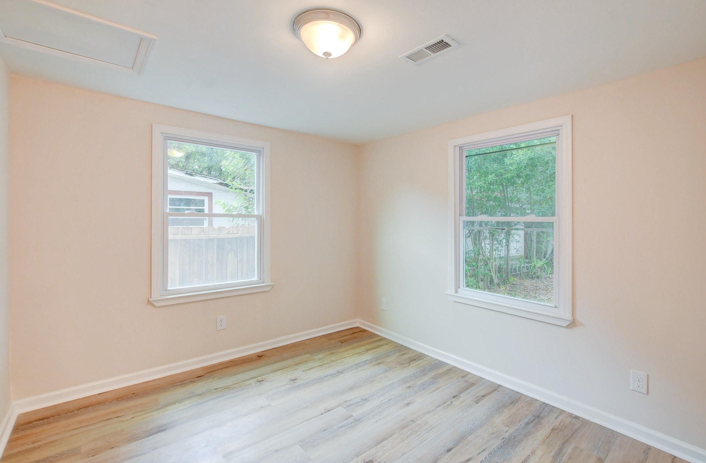 2209 Heriot St, Charleston SC  29403-3023 exterior