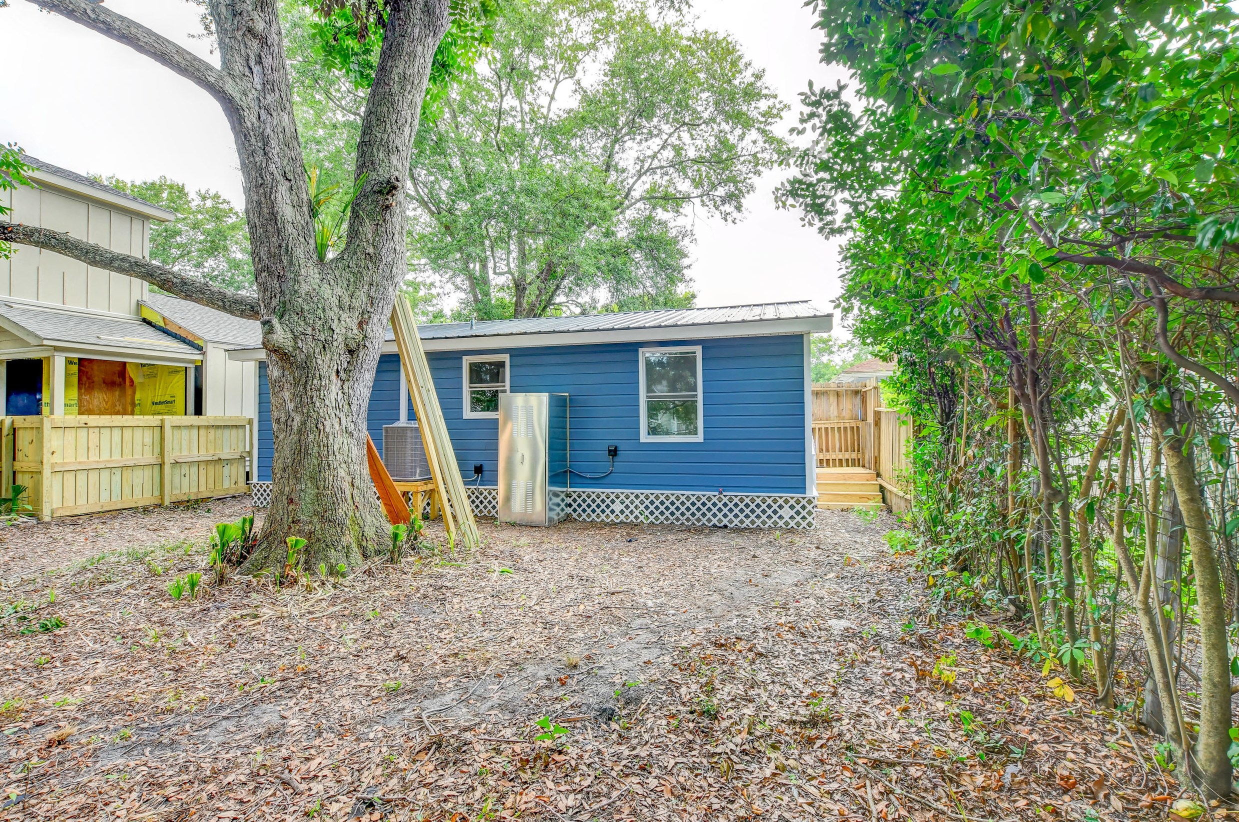 2209 Heriot St, Charleston SC  29403-3023 exterior