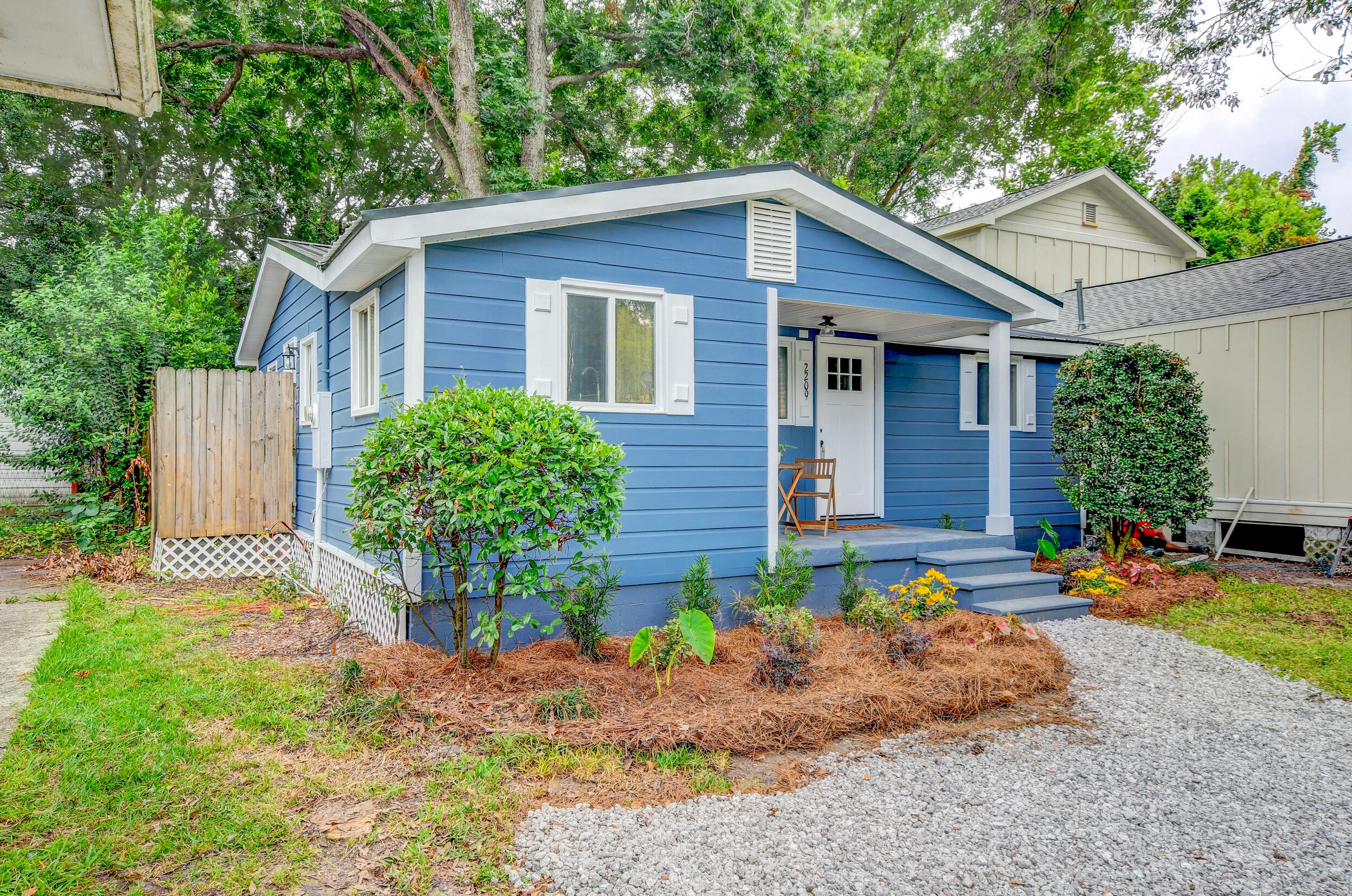 2209 Heriot St, Charleston SC  29403-3023 exterior