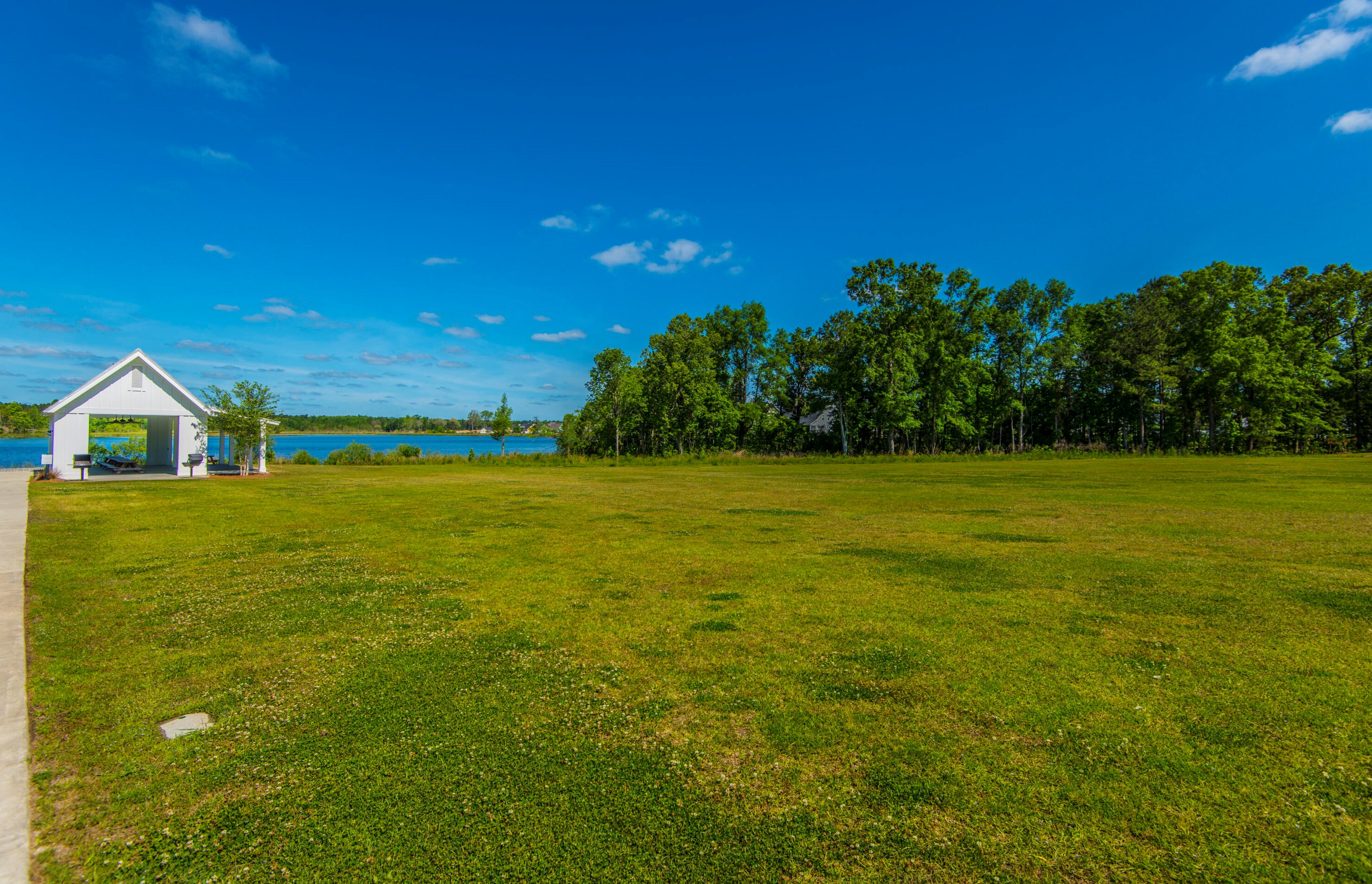 209 Red Leaf Blvd, Moncks Corner SC  29461-8881 exterior