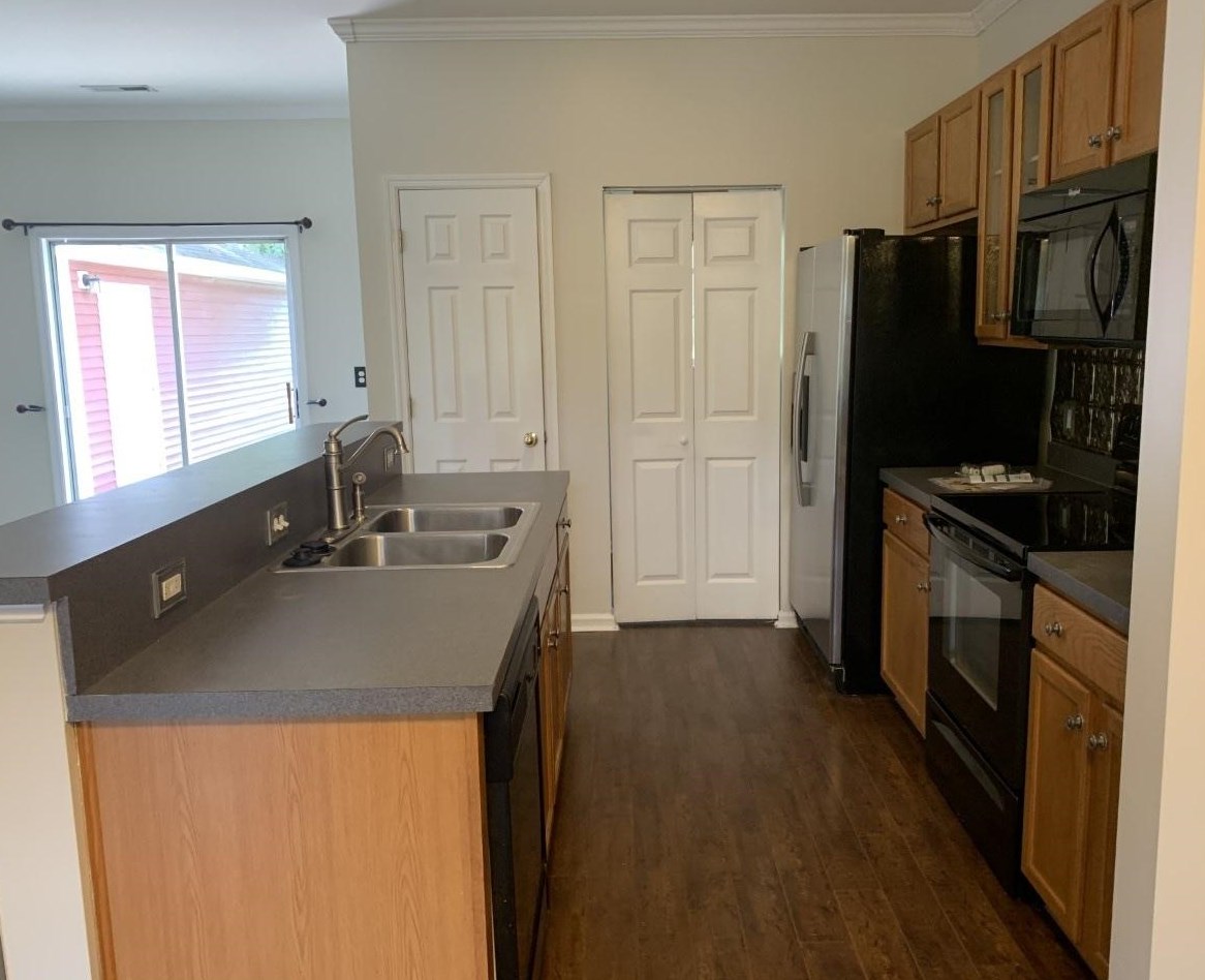 8983 Planters Row Ln, Summerville SC  29485-8968 exterior
