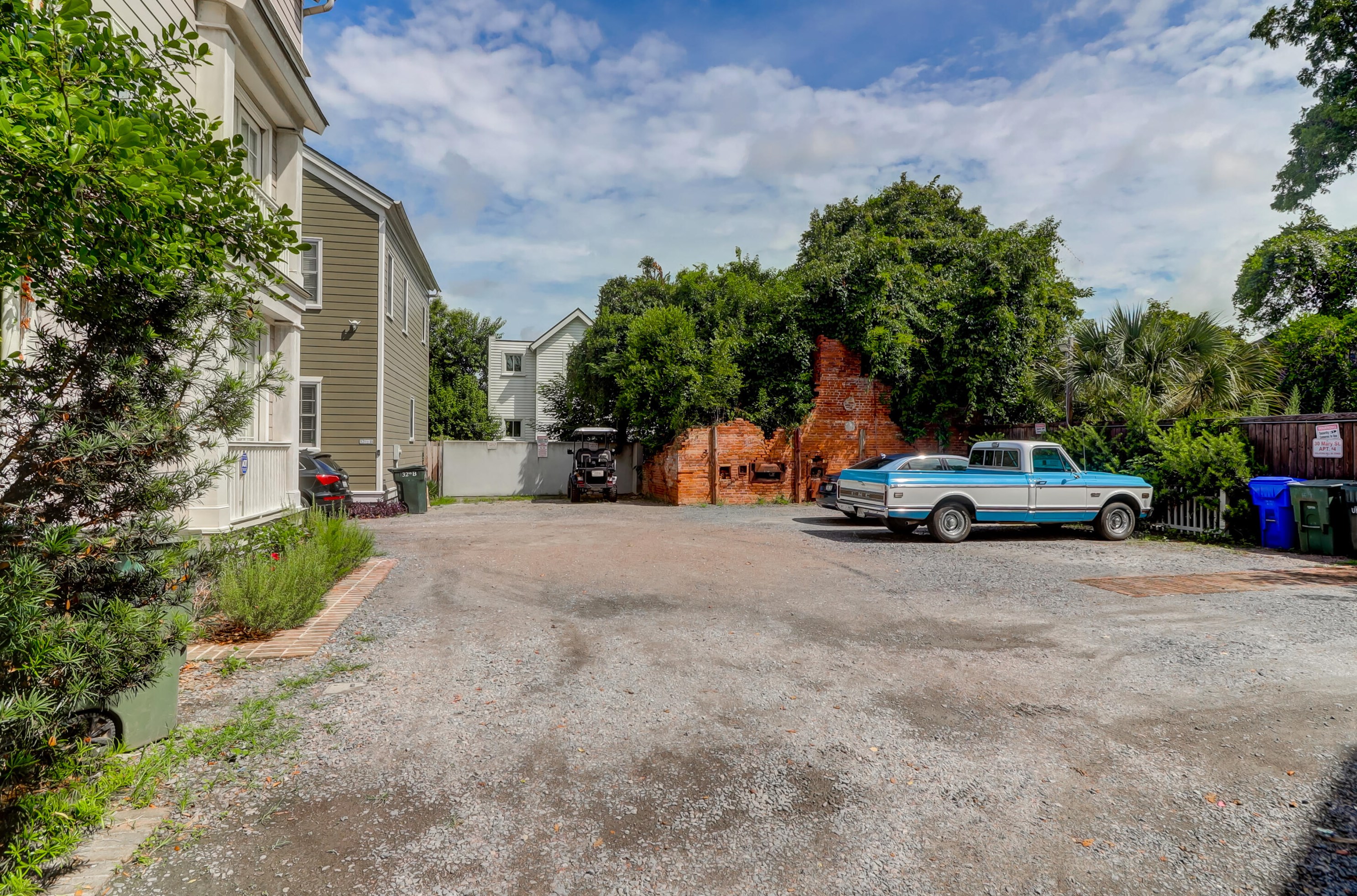 30 Mary St, Charleston SC  29403-6254 exterior