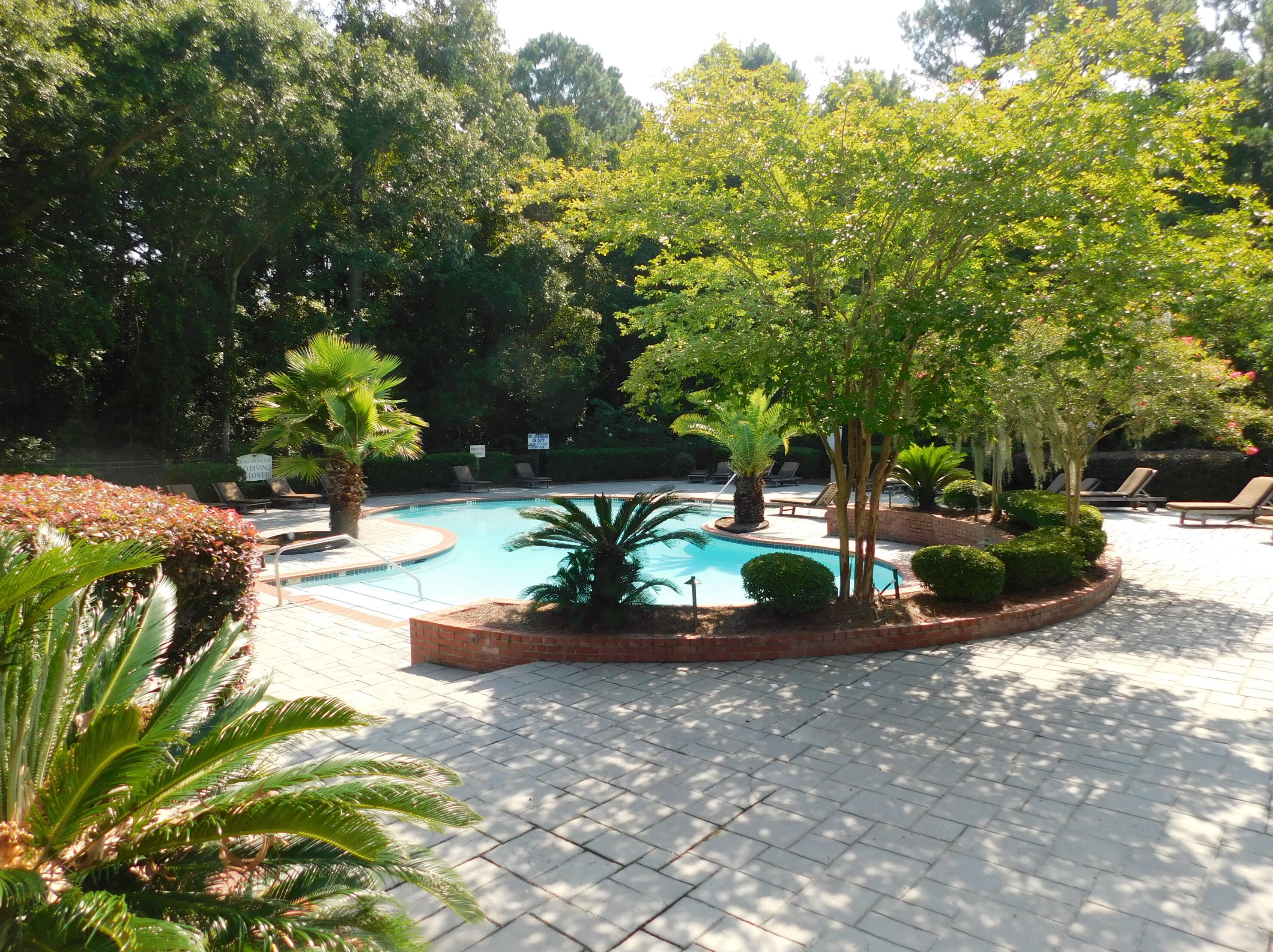 700 Daniel Ellis Dr, Charleston SC  12308-3034 exterior