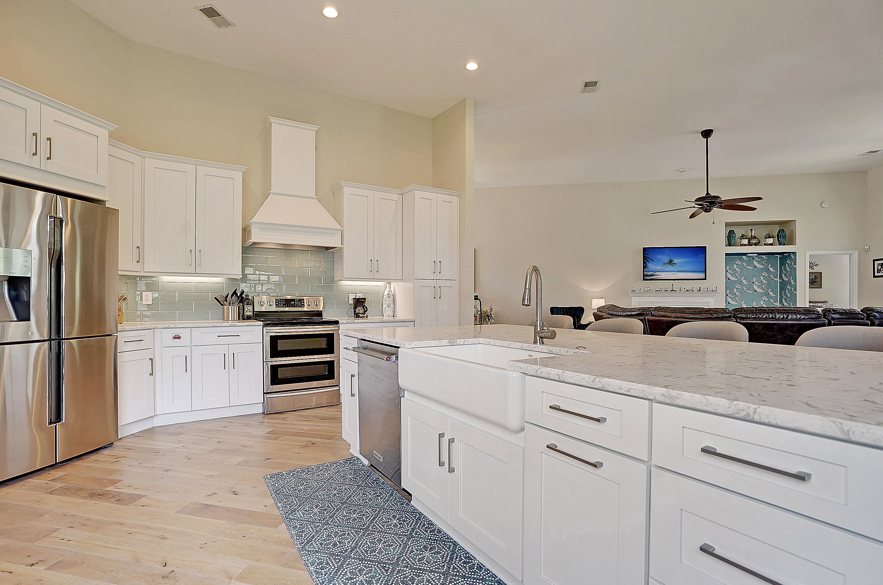1869 Palmetto Isle Dr, Mount Pleasant SC  29466-8773 exterior