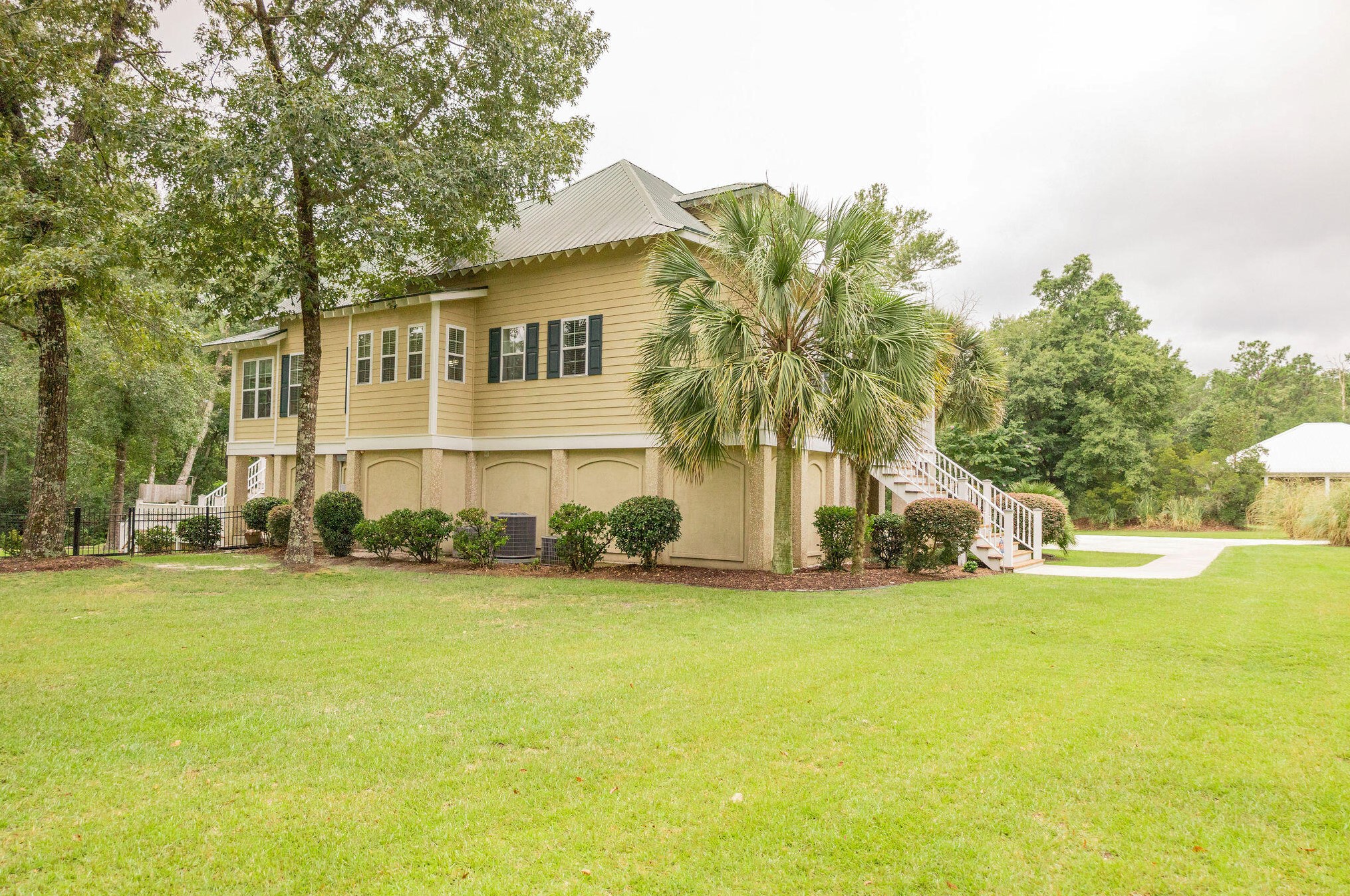 51 Denmark Ct, Walterboro SC  29488-5677 exterior