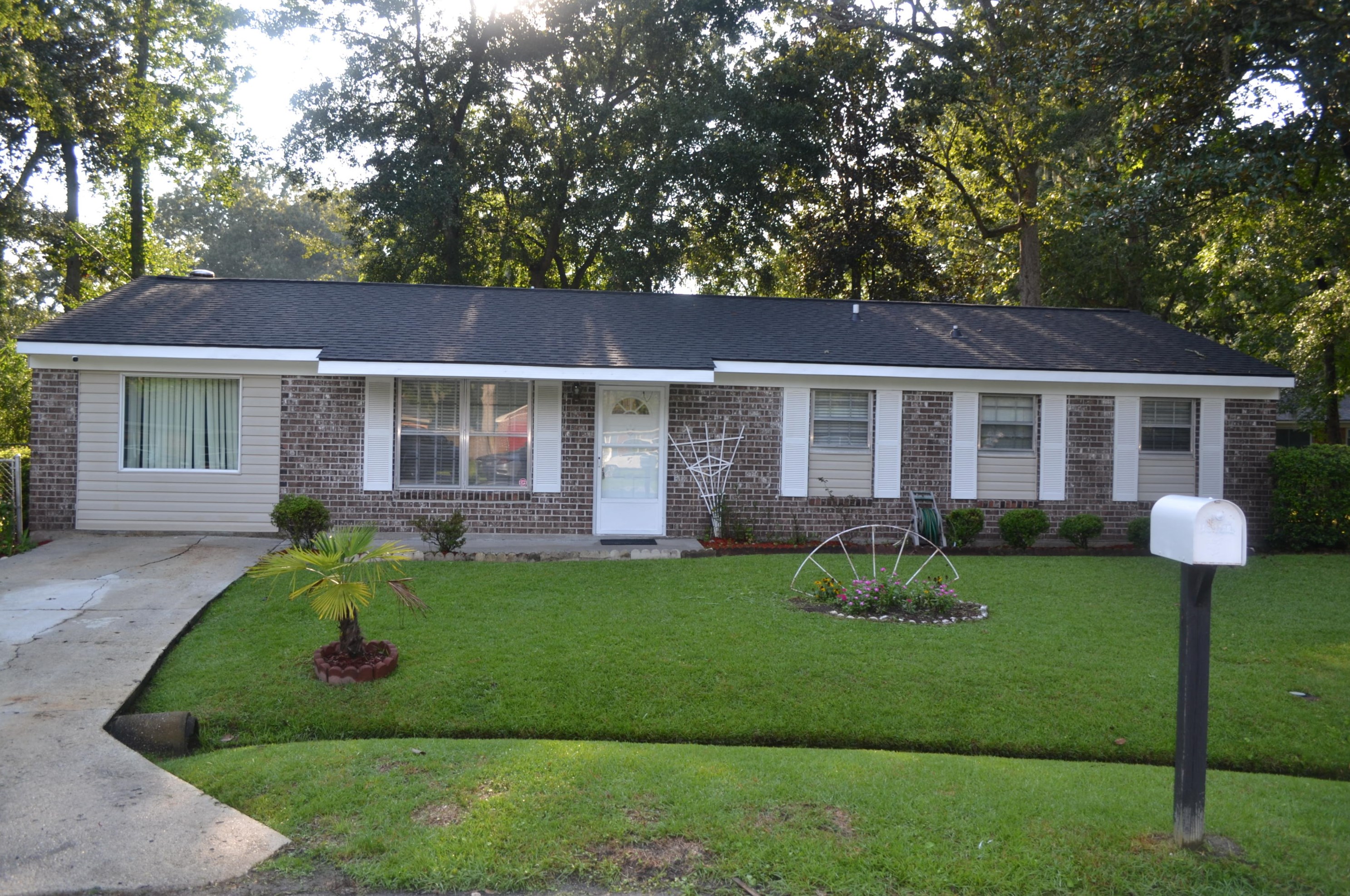 1992 Beechnut St, Charleston SC  29414-6023 exterior