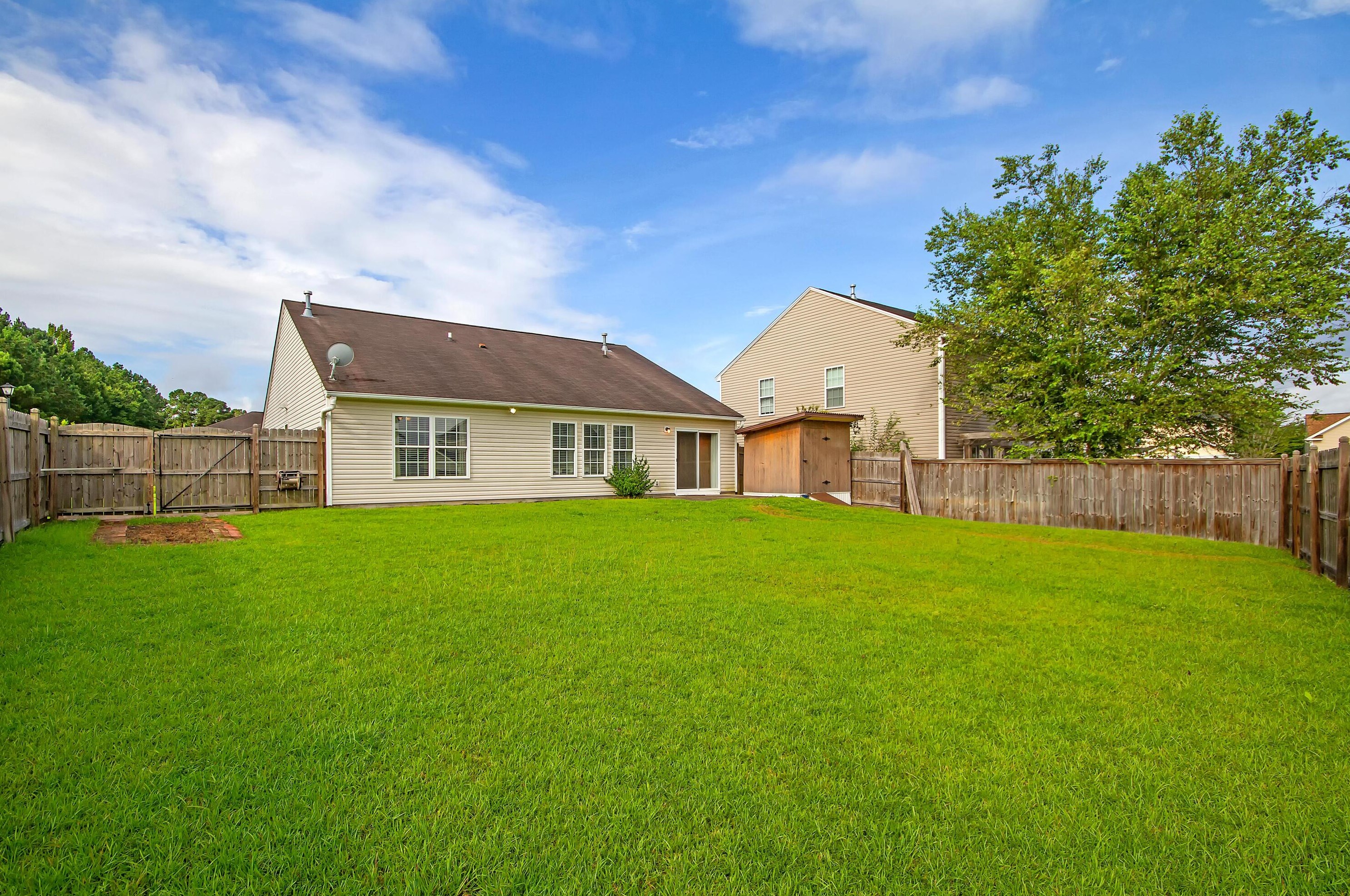 104 Purple Martin Trl, Summerville SC  29485-3300 exterior