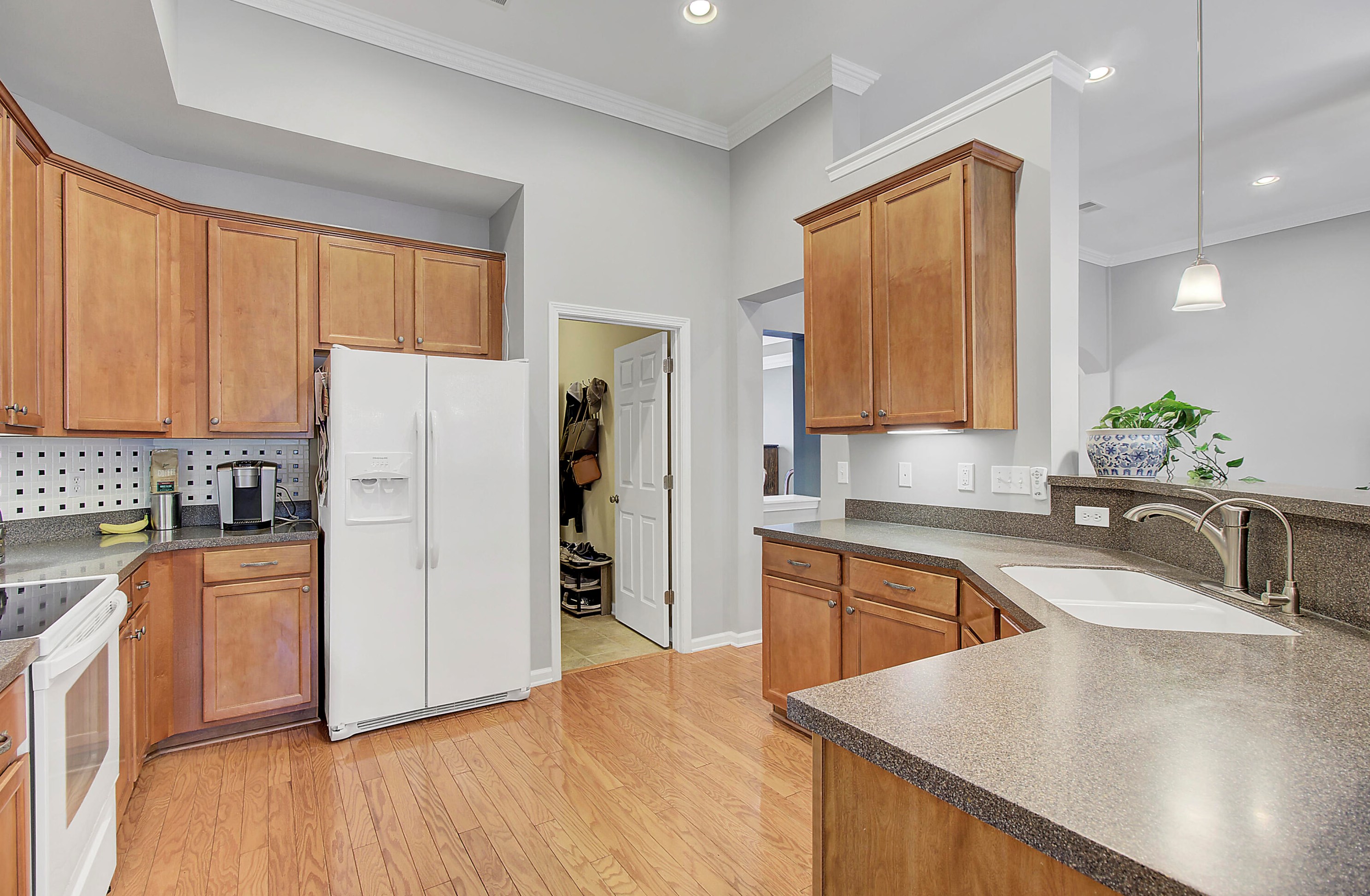 7506 Hawks Cir, Charleston SC  29410-8248 exterior