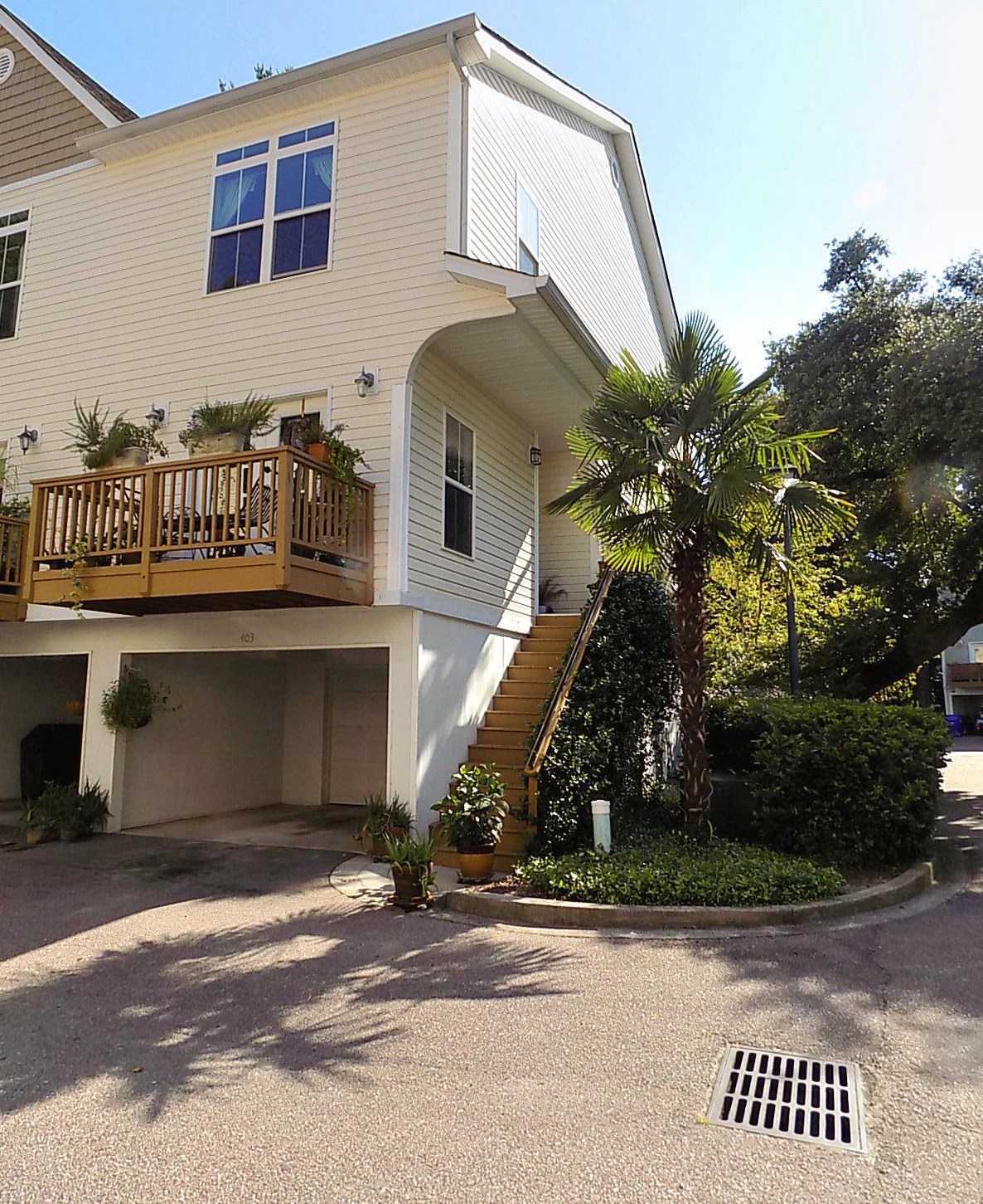 1829 Dogwood Rd, Charleston SC  29414-6061 exterior