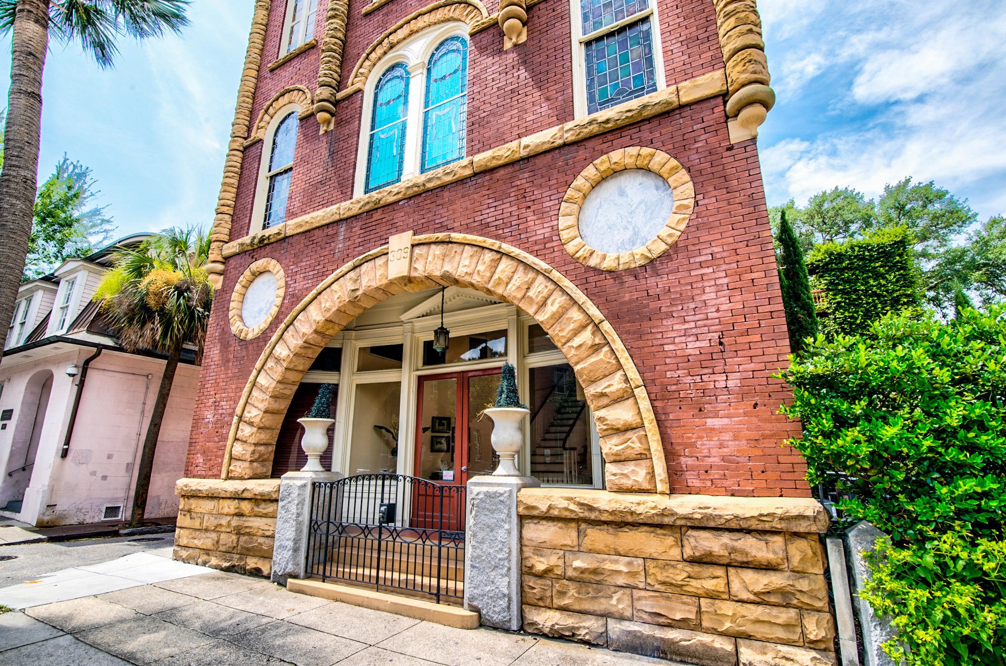 309 Meeting St, Charleston SC  29401-1579 exterior