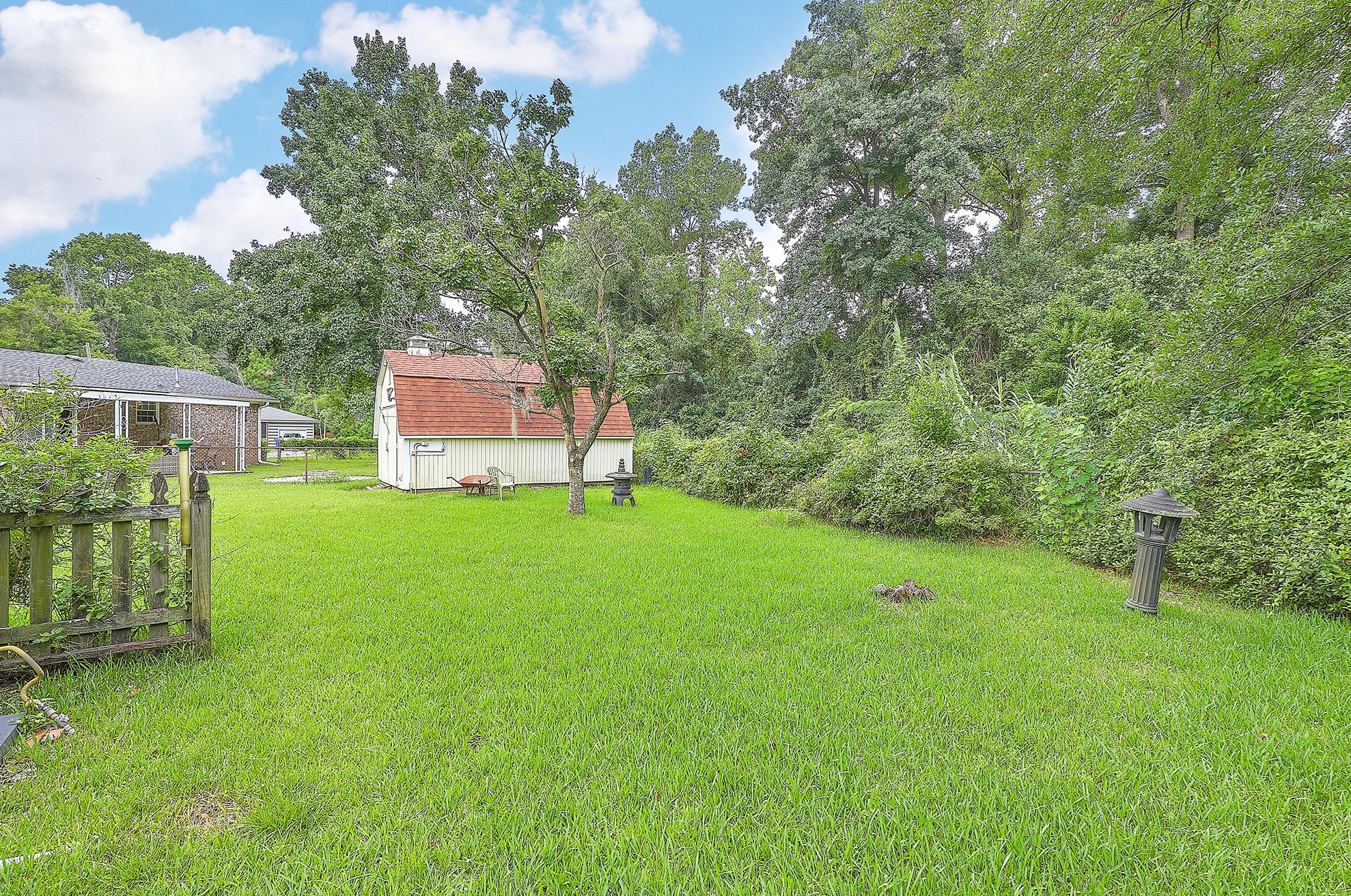 5332 Parkside Dr, Charleston SC  29405-4106 exterior