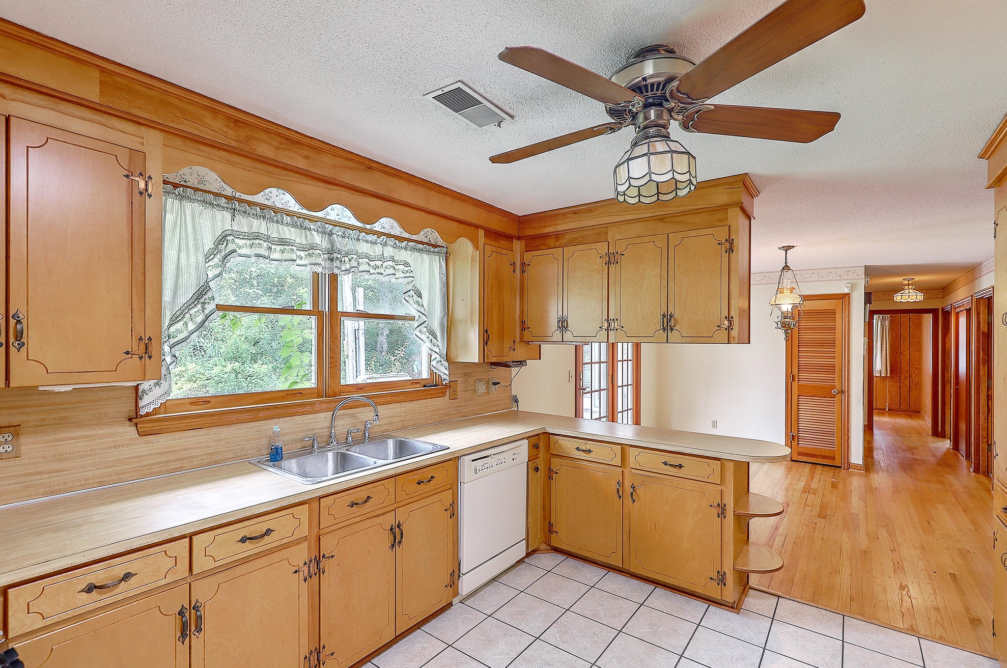 5332 Parkside Dr, Charleston SC  29405-4106 exterior