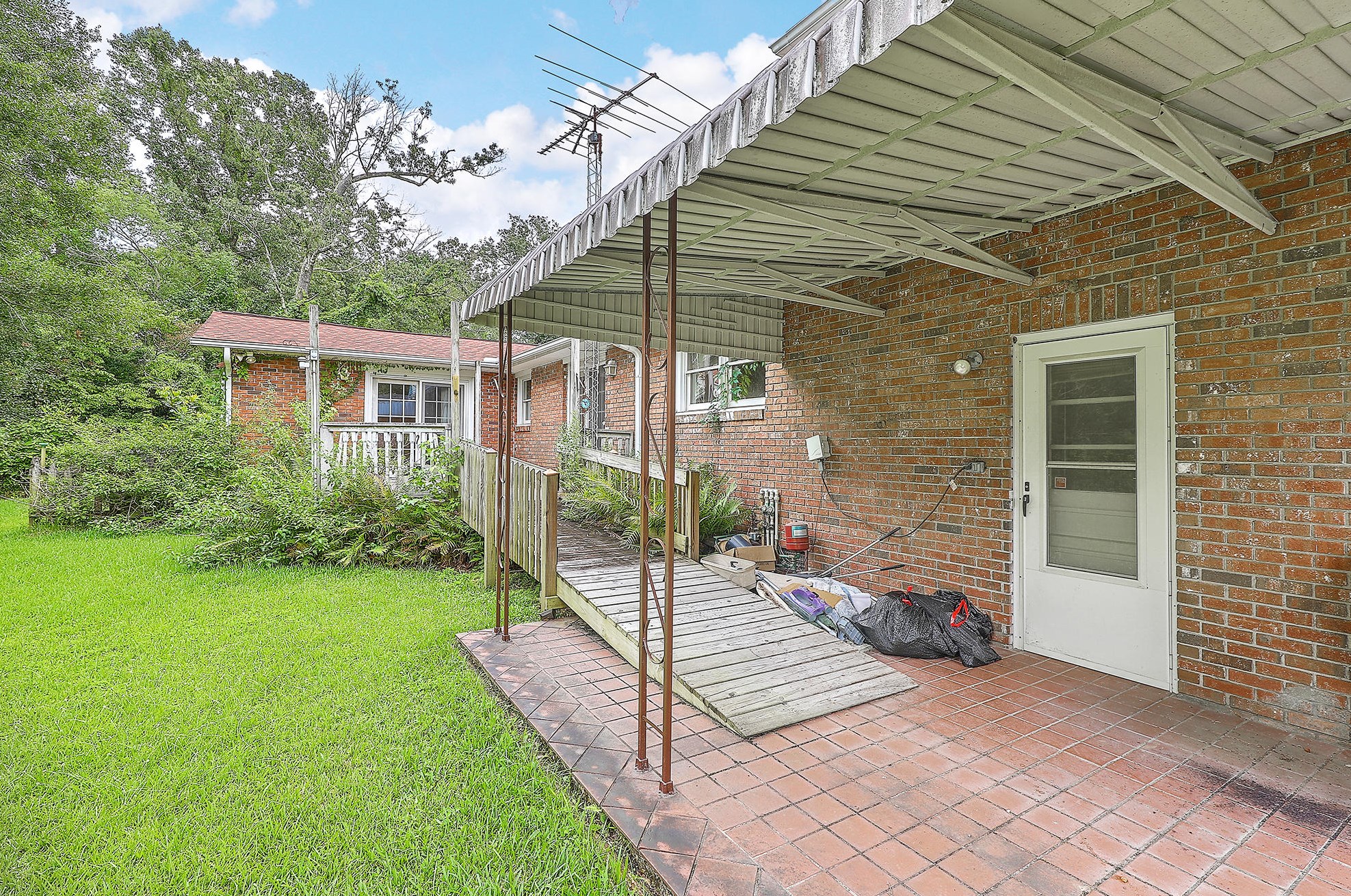 5332 Parkside Dr, Charleston SC  29405-4106 exterior