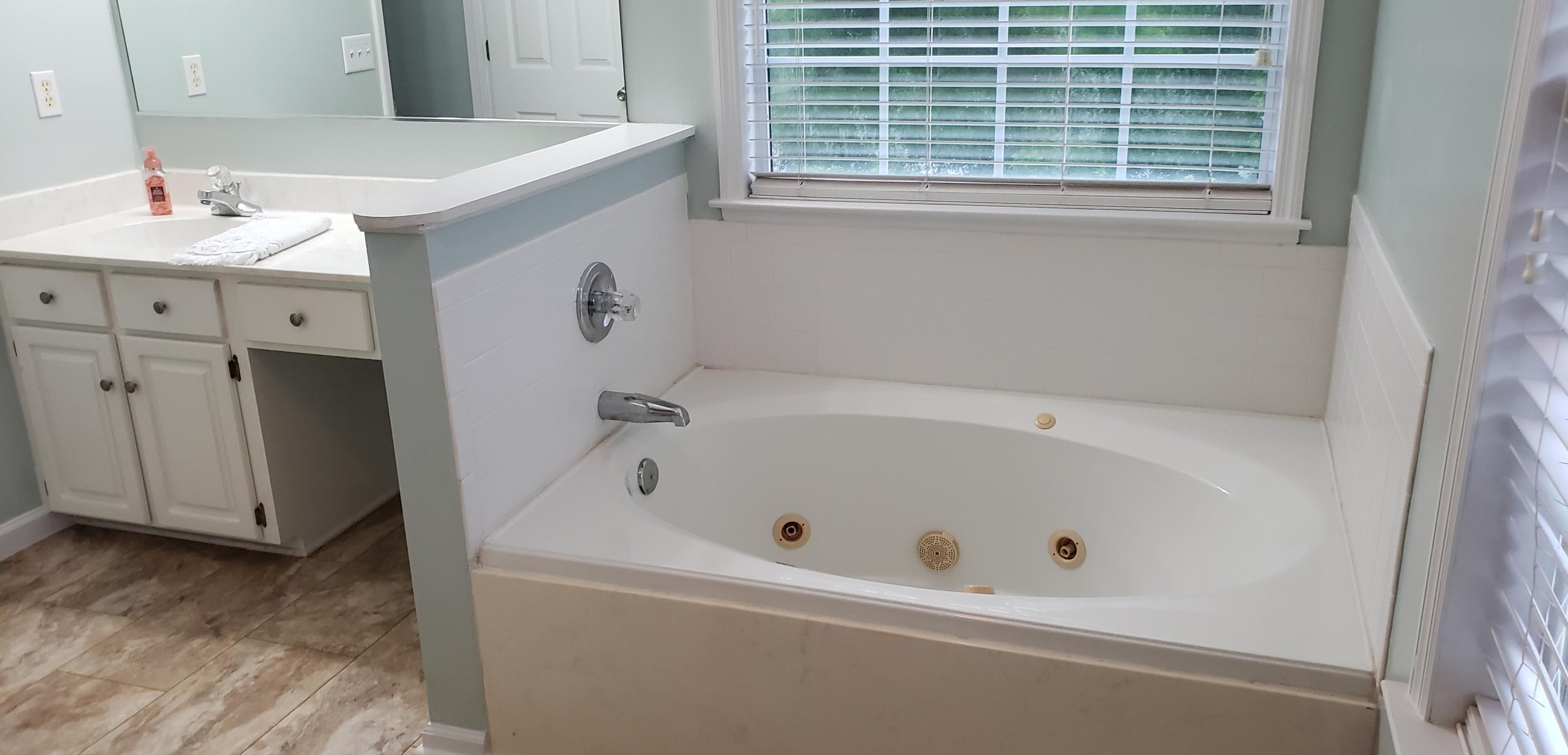 1600 Windsor Ln, Moncks Corner SC  29461-7154 exterior