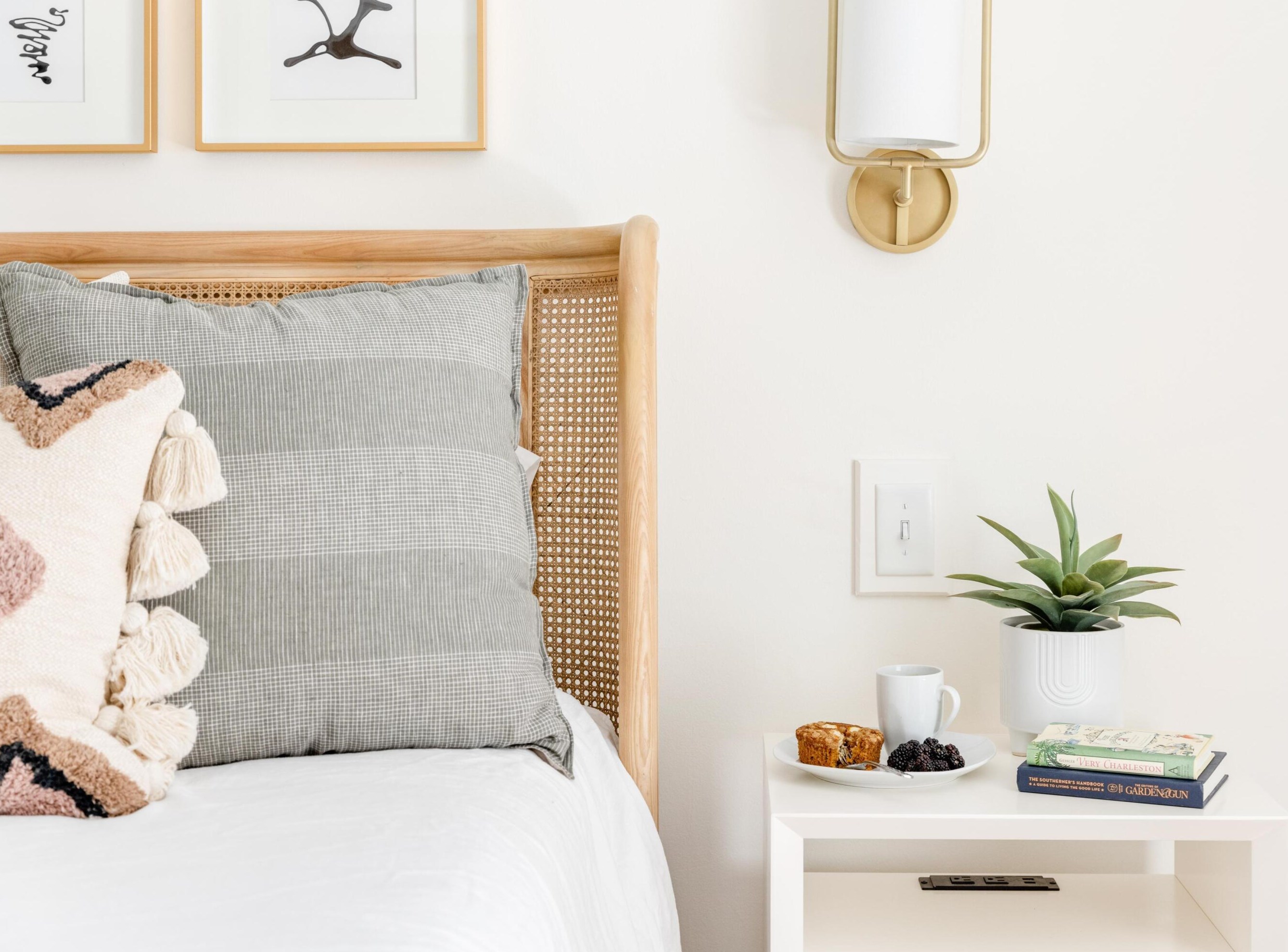 17 Poulnot Ln, Charleston SC  29401-6912 exterior